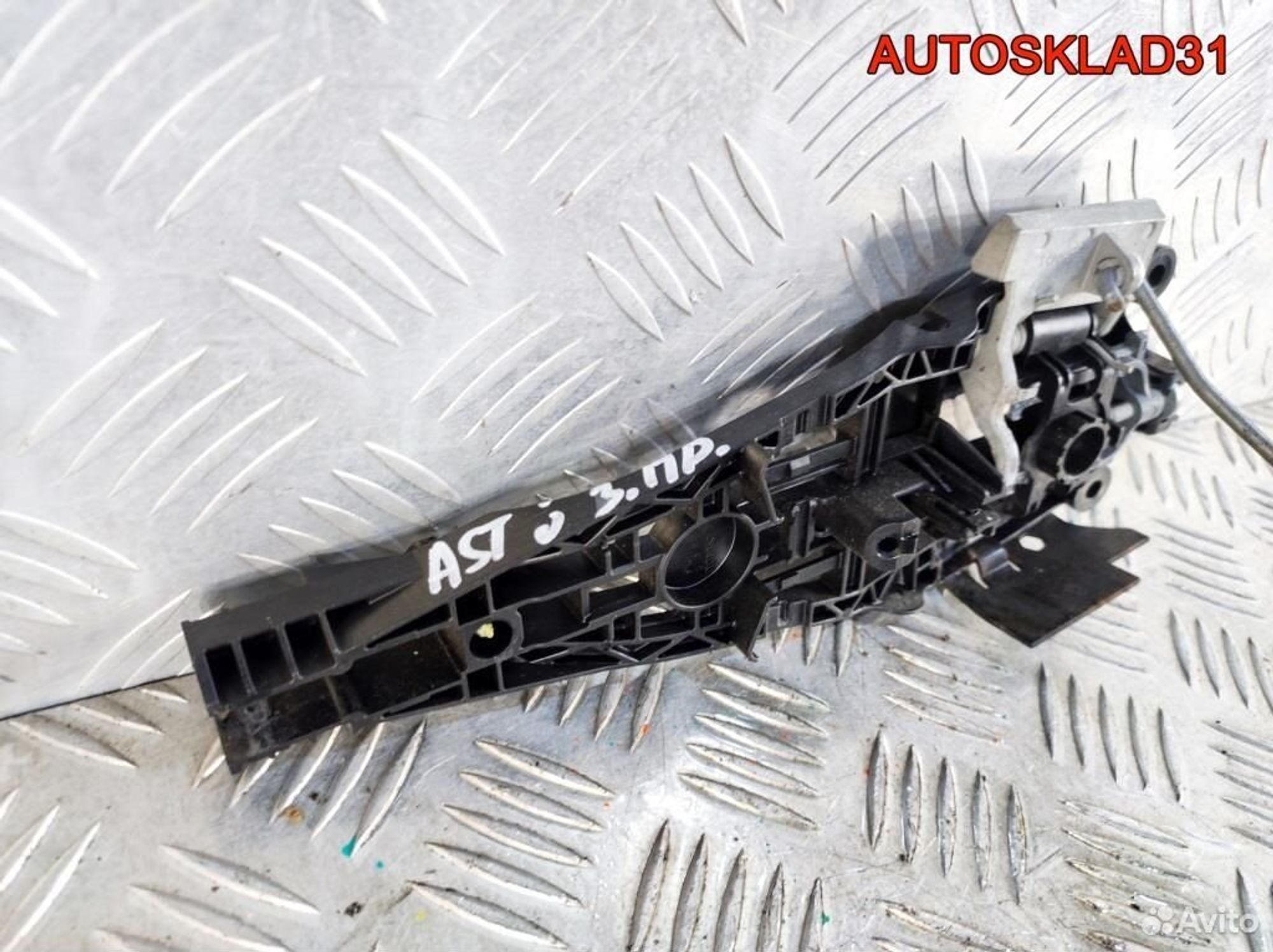 Кронштейн ручки двери правой Opel Astra J 138174, 1700 рублей, Дубовое