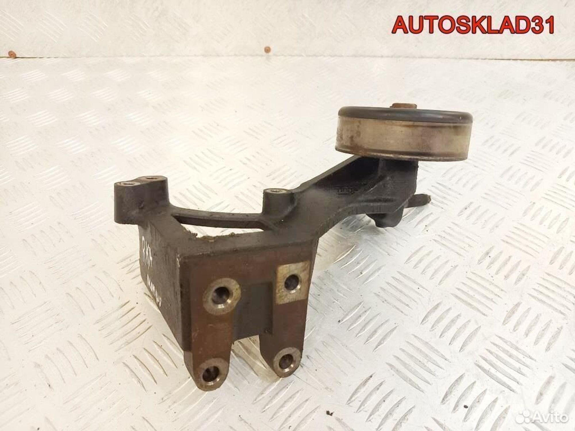Кронштейн генератора Ford Mondeo 1 RKA 93bb10239ad, 1200 рублей, Дубовое