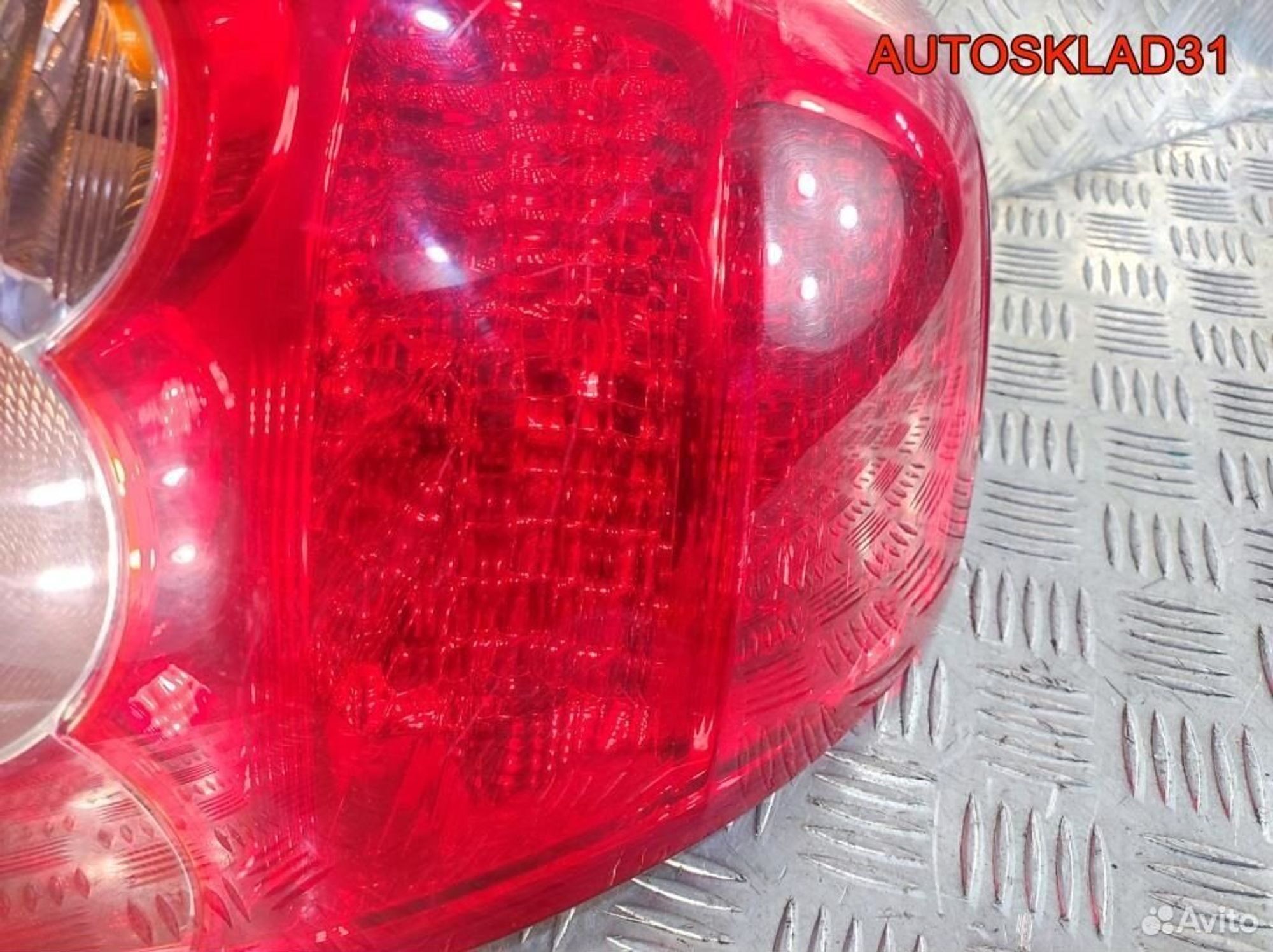 Фонарь задний правый Toyota Auris E15 8155102380, 9200 рублей, Дубовое