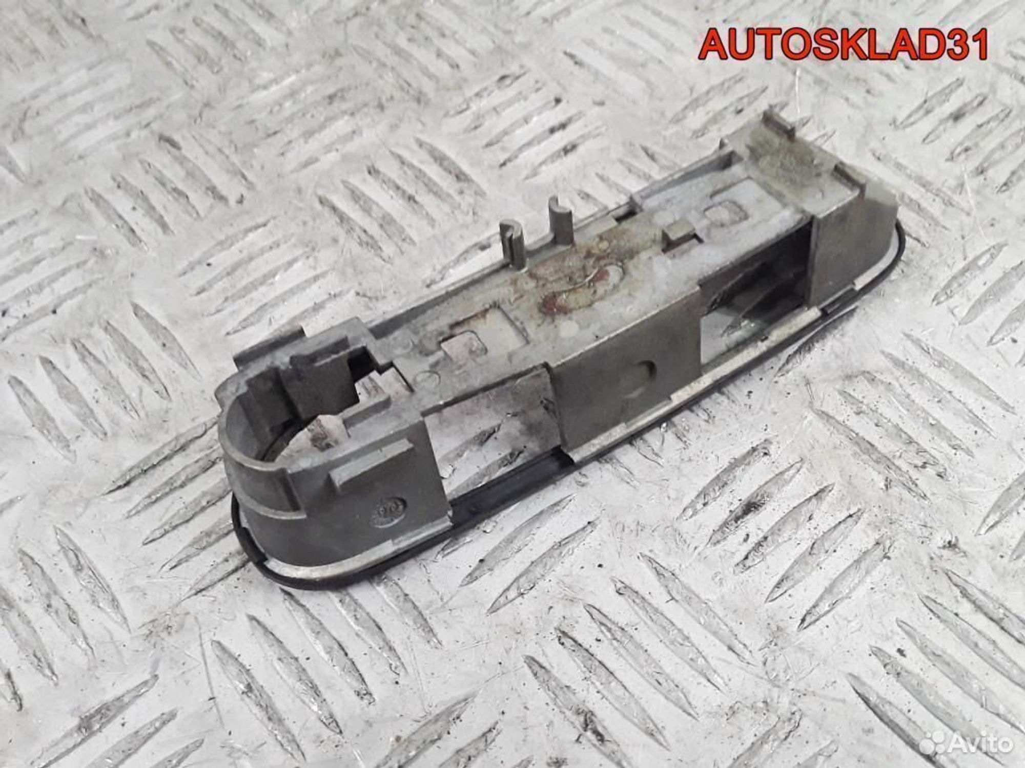 Кронштейн ручки двери задней правой Audi A6 C5, 500 рублей, Дубовое