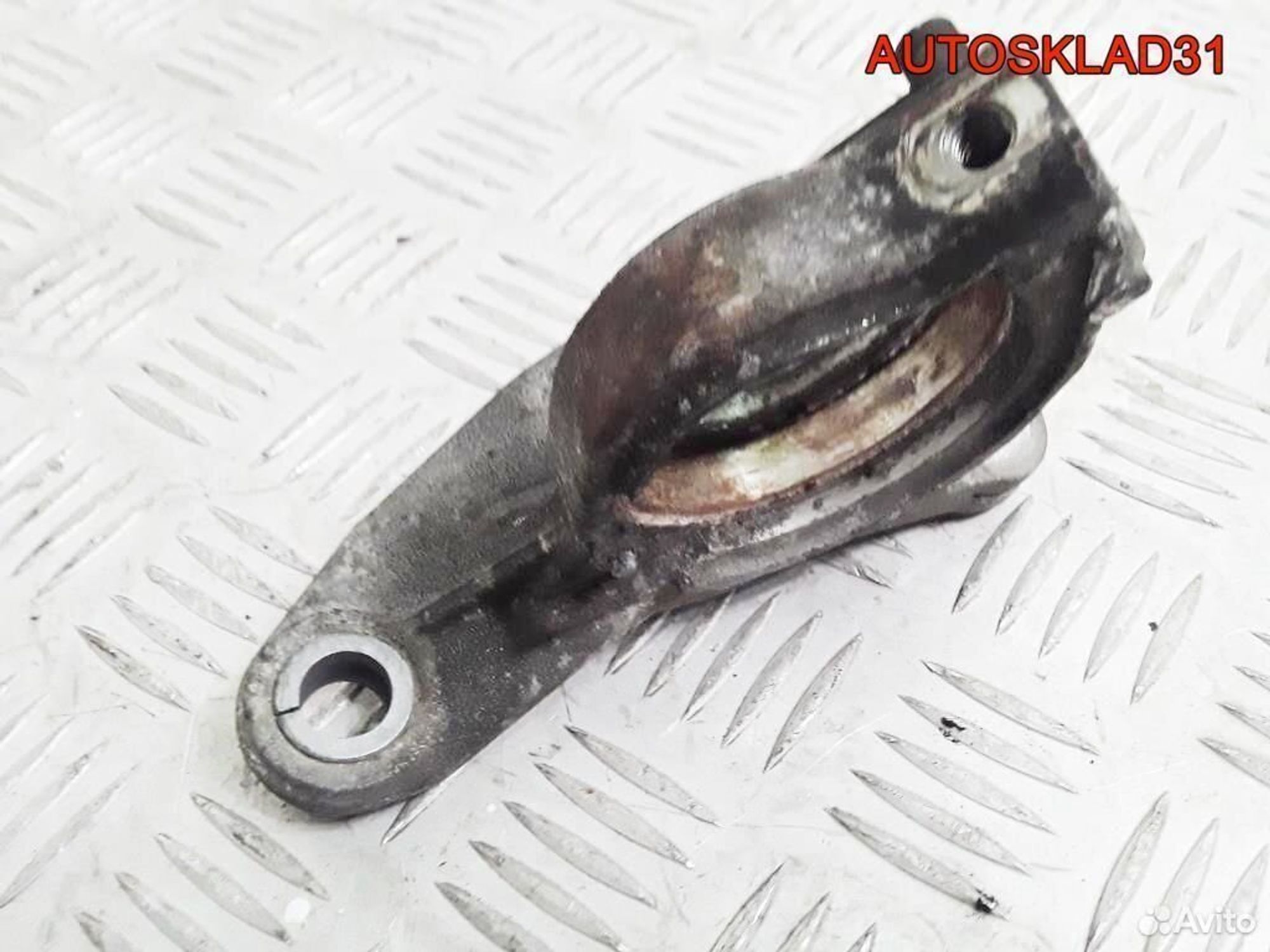 Кронштейн промежуточного вала Renault Sandero K9K, 1700 рублей, Дубовое