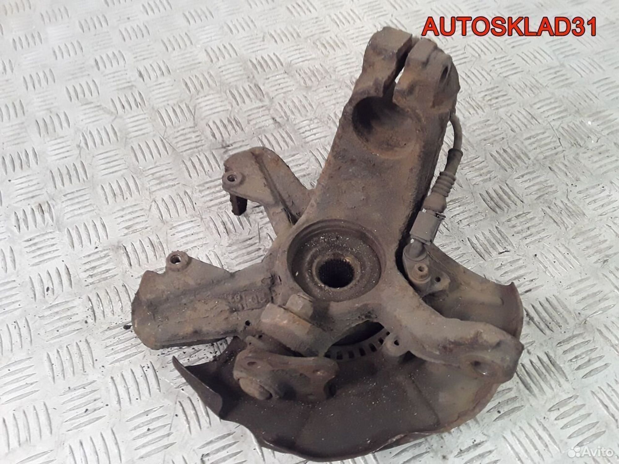 Кулак поворотный перед правый VW Golf 4 1J0407256AG, 3600 рублей, Дубовое