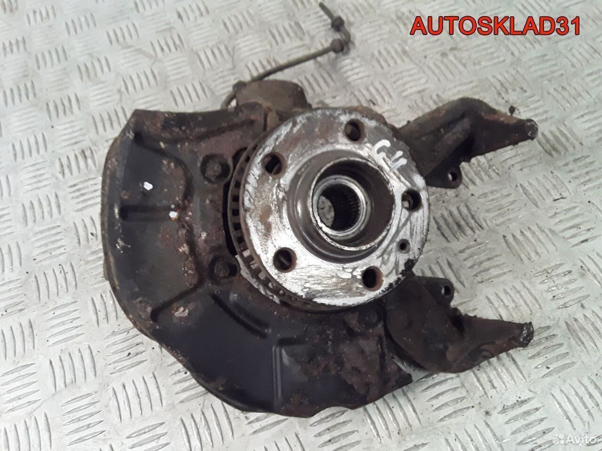 Кулак поворотный перед правый VW Golf 4 1J0407256AG, 3600 рублей, Дубовое