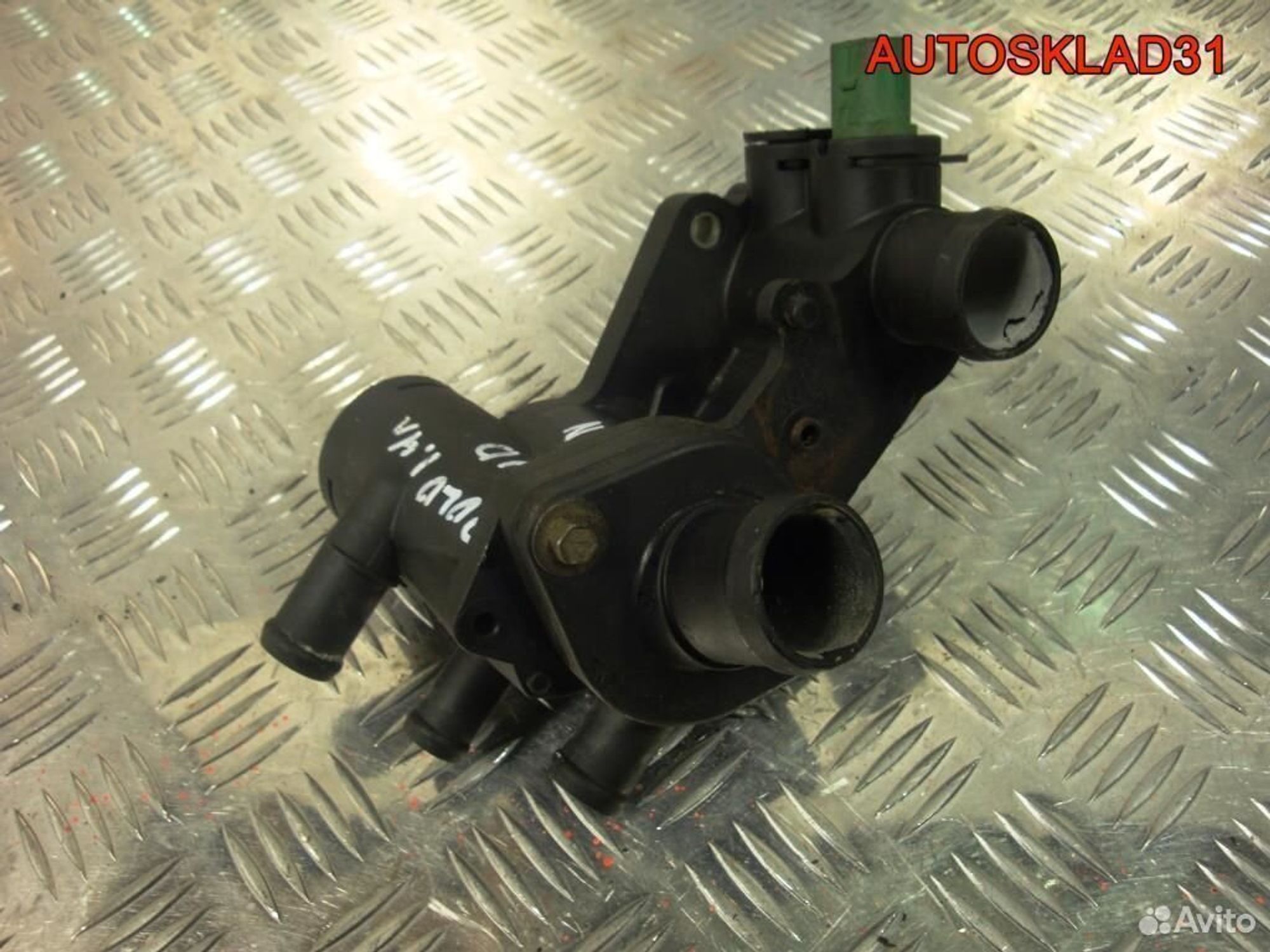 Корпус термостата Volkswagen Golf 4 032121111BB, 900 рублей, Дубовое