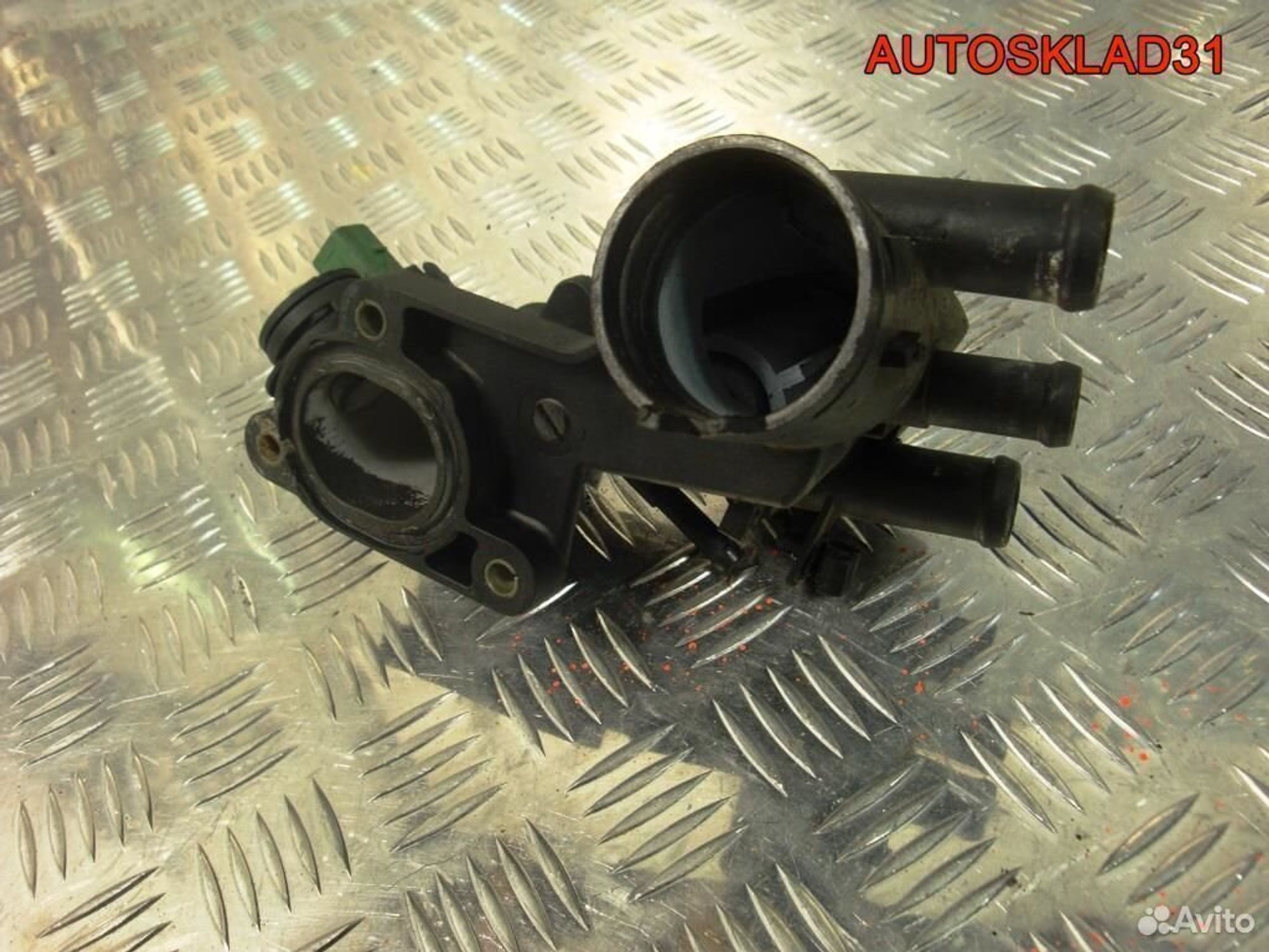 Корпус термостата Volkswagen Golf 4 032121111BB, 900 рублей, Дубовое