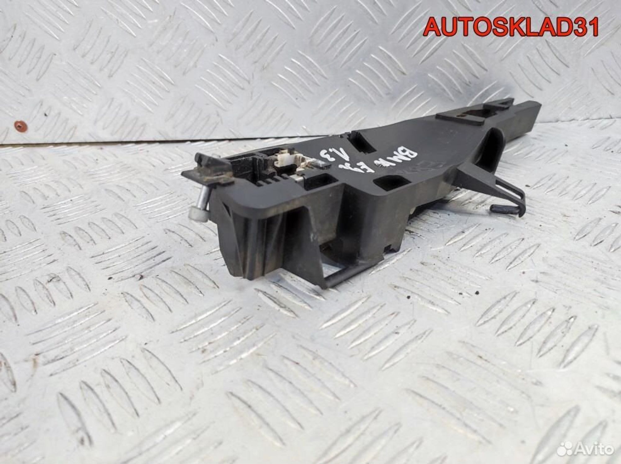 Кронштейн ручки задней левой BMW E90 51227199839, 1700 рублей, Дубовое