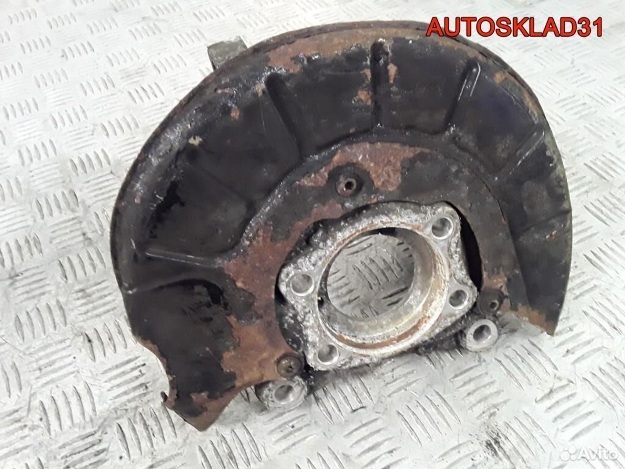 Кулак поворотный передний правый VW Passat B6, 2000 рублей, Дубовое