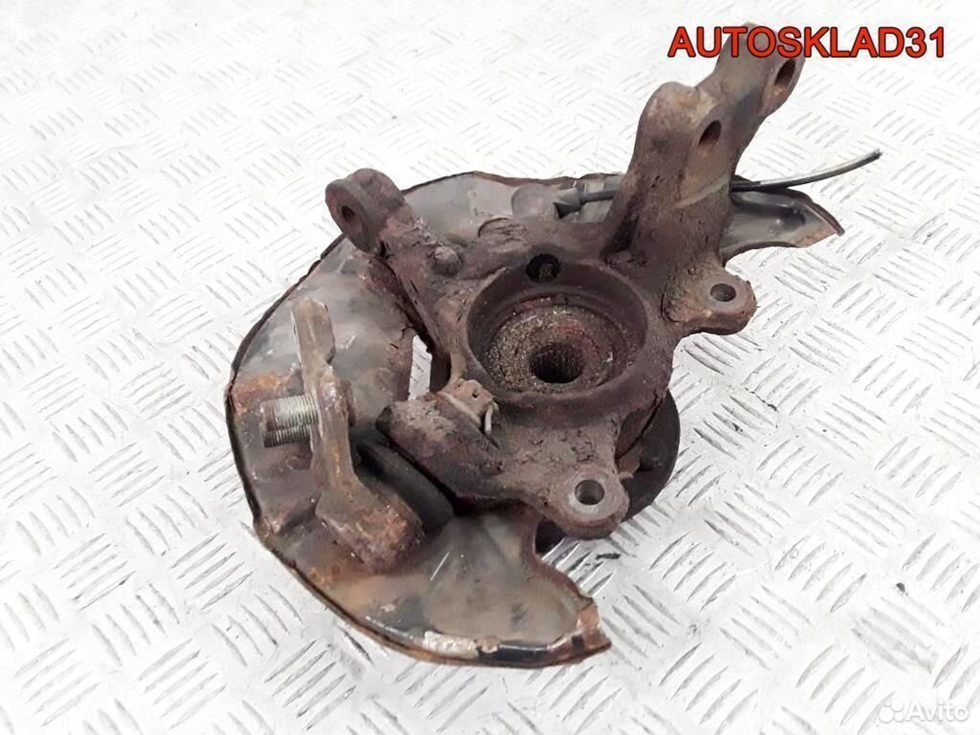 Кулак поворотный передний левый Toyota Avensis 2, 2900 рублей, Дубовое