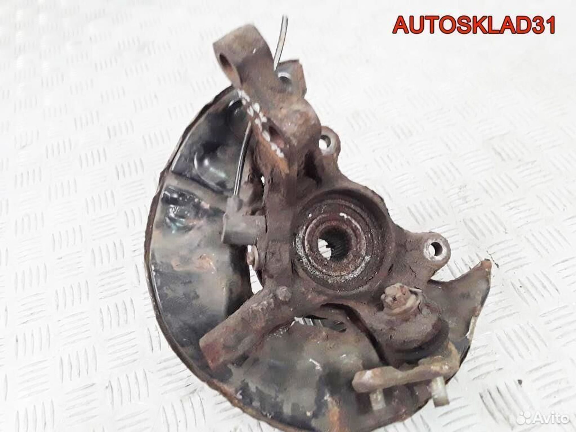 Кулак поворотный передний левый Toyota Avensis 2, 2900 рублей, Дубовое