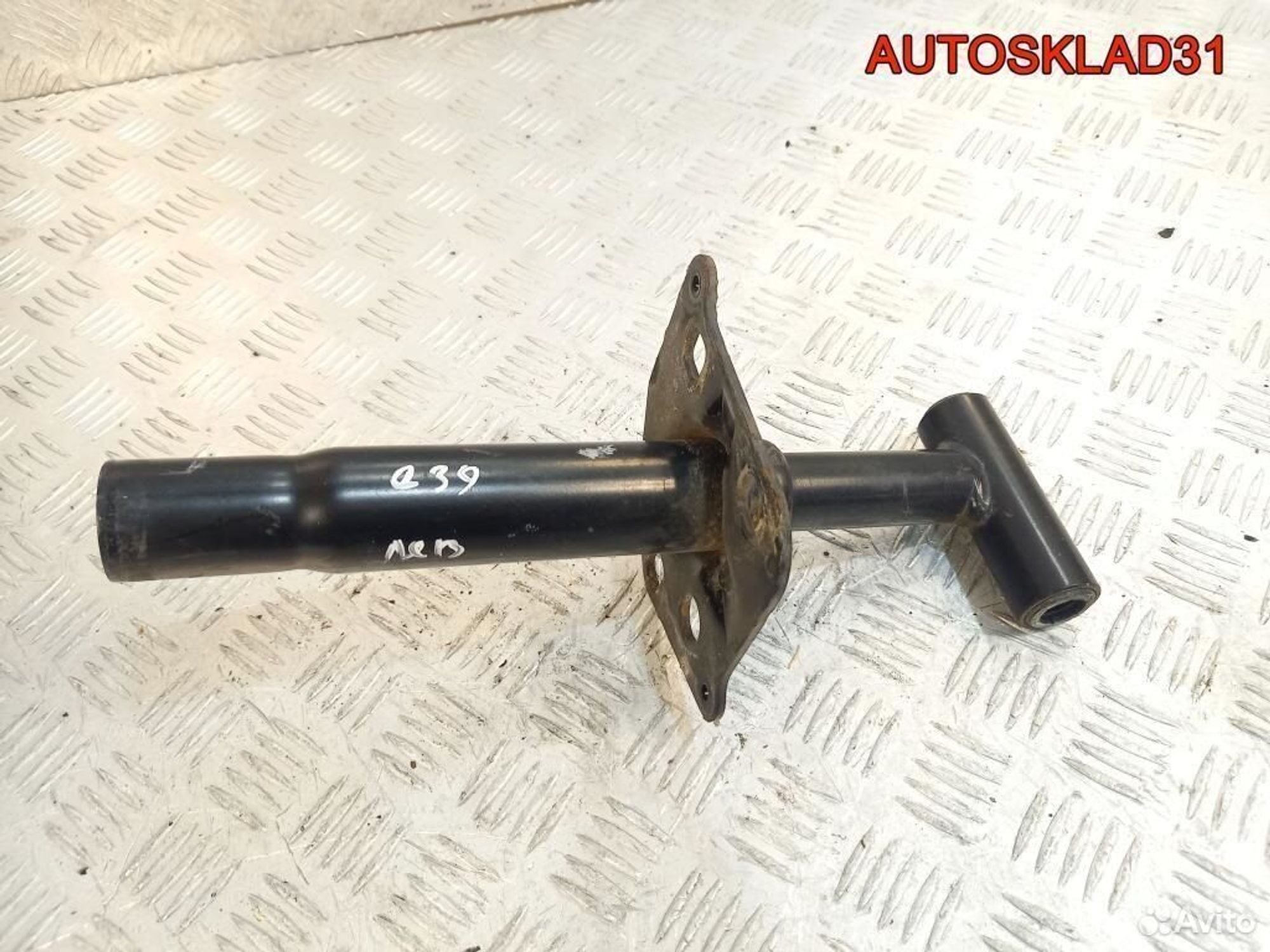 Кронштейн усилителя переднего бампера L BMW 5 E39, 600 рублей, Дубовое