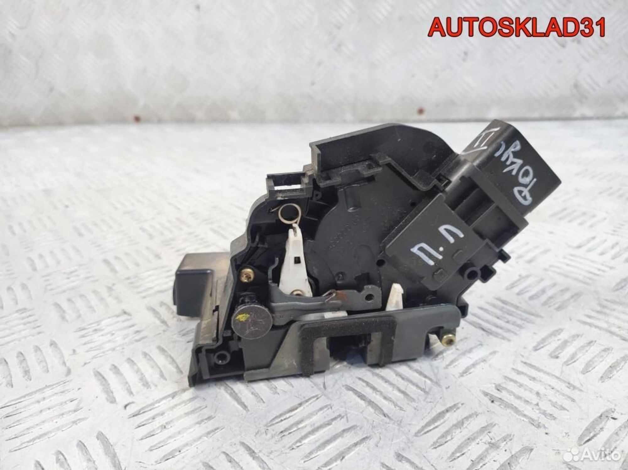 Замок двери передней левой Ford Focus 3M5AR21813ER, 2300 рублей, Дубовое