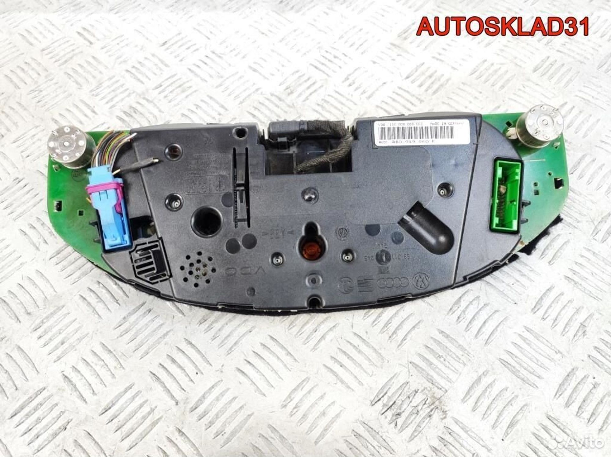 Панель приборов Audi A6 C5 2.4 ALF 4B0919860F АКПП, 4100 рублей, Дубовое