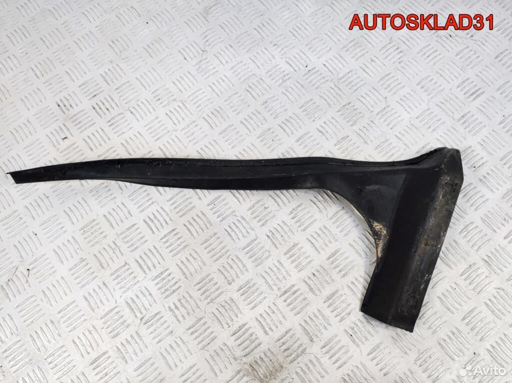 Водосток багажника левый верхний Audi A8 D3, 500 рублей, Дубовое