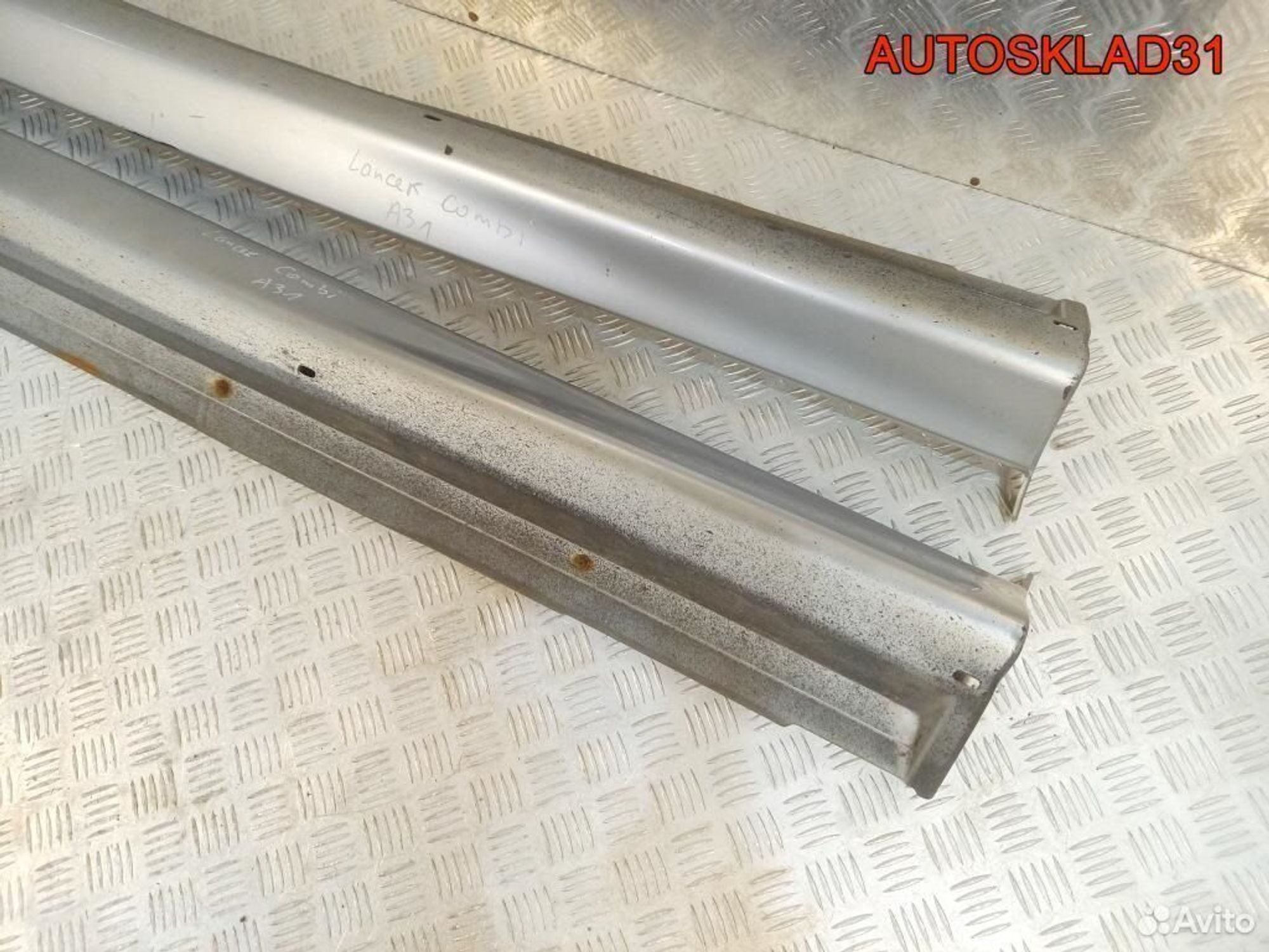 Накладка на порог Mitsubishi Lancer 9 mn161015ha, 2500 рублей, Дубовое