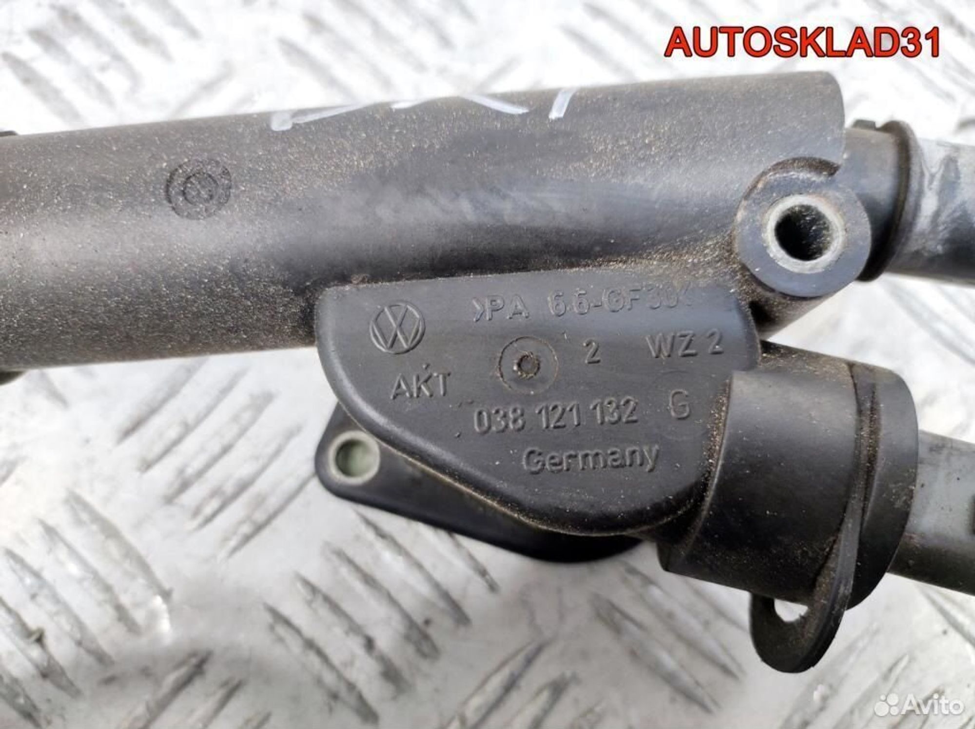 Фланец системы охлаждения VW Passat B6 038121132G, 600 рублей, Дубовое