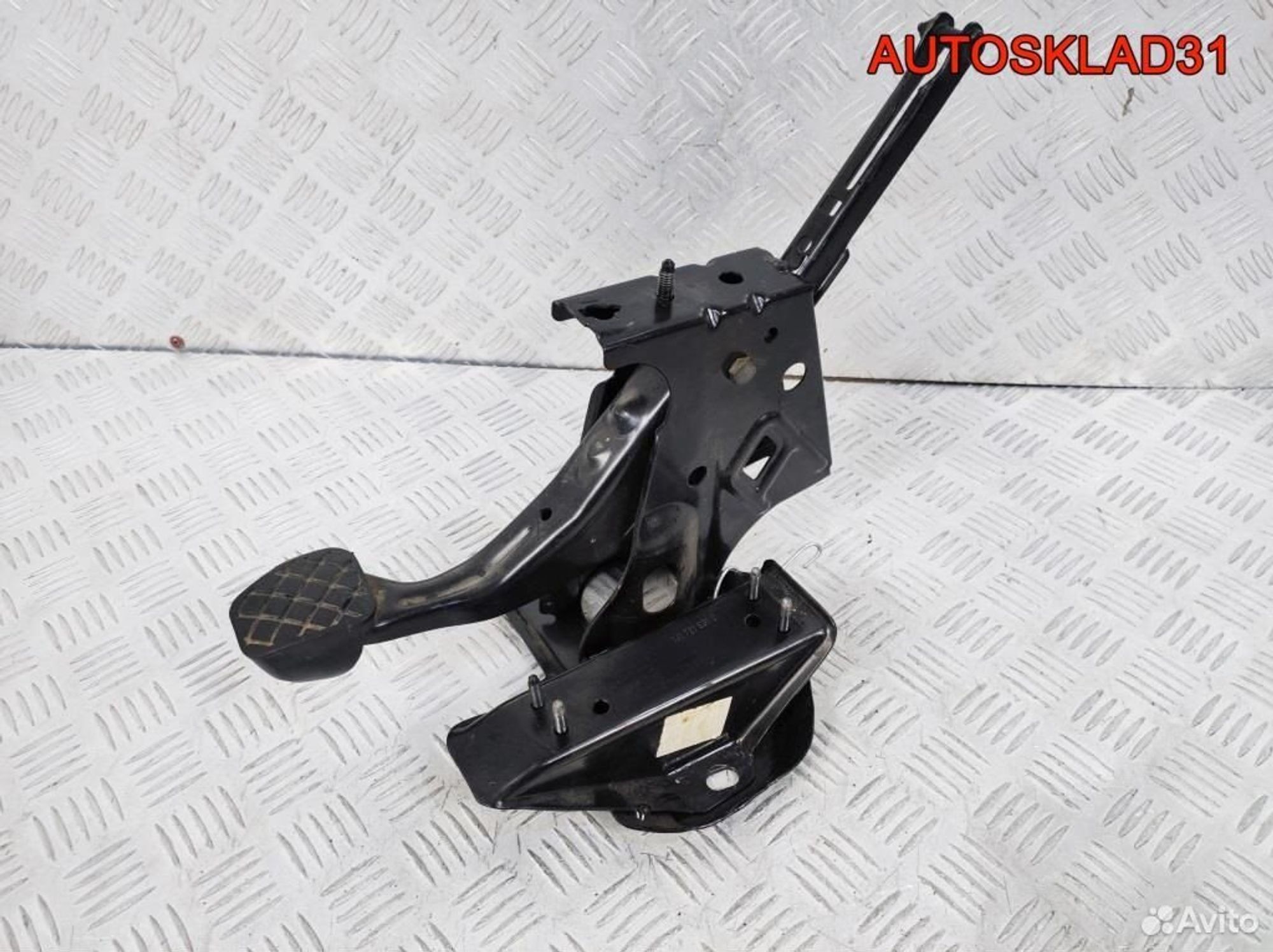 Педаль сцеплени с кронштейном VW Golf 4 1J1721101C, 1100 рублей, Дубовое