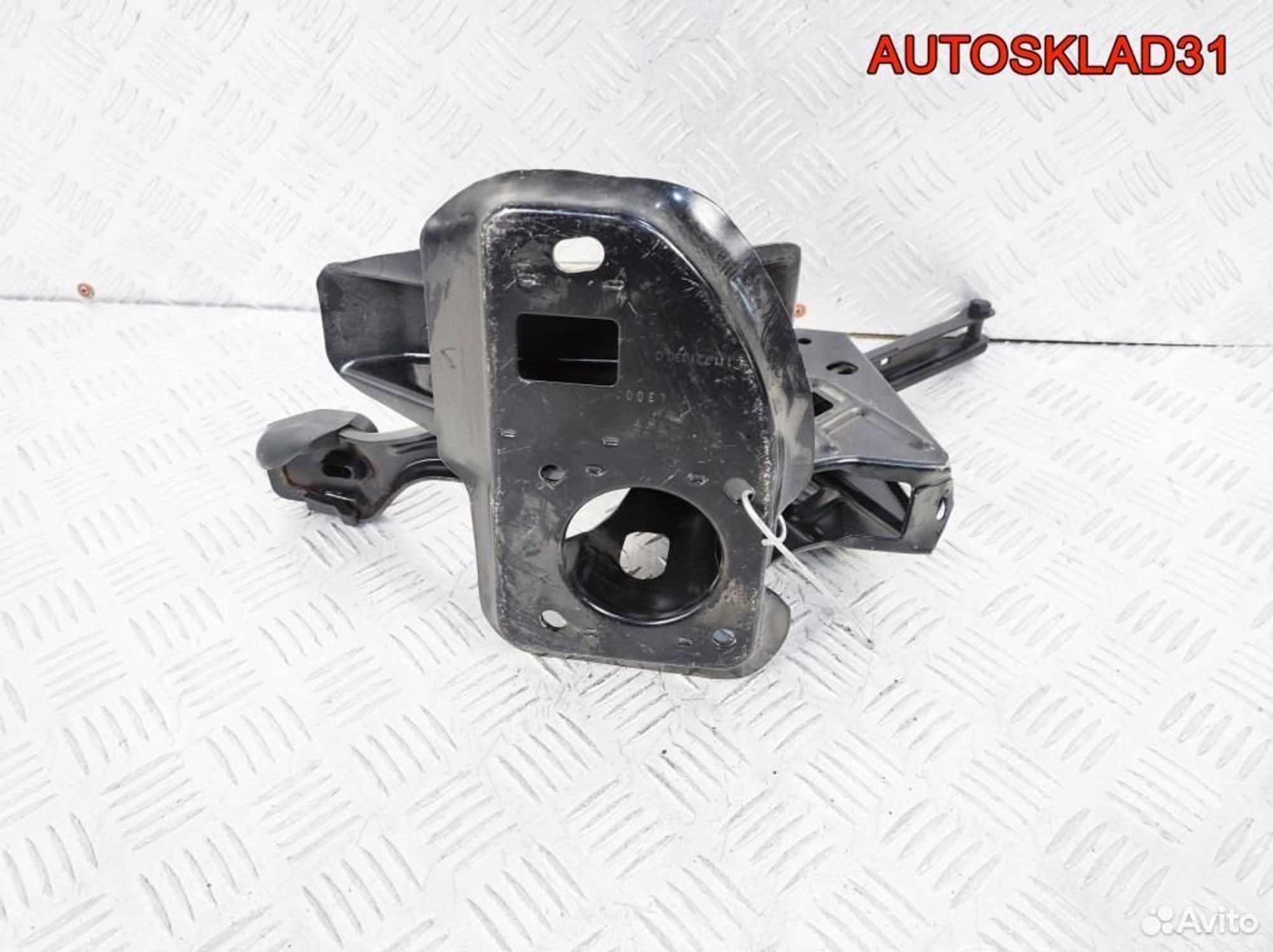 Педаль сцеплени с кронштейном VW Golf 4 1J1721101C, 1100 рублей, Дубовое