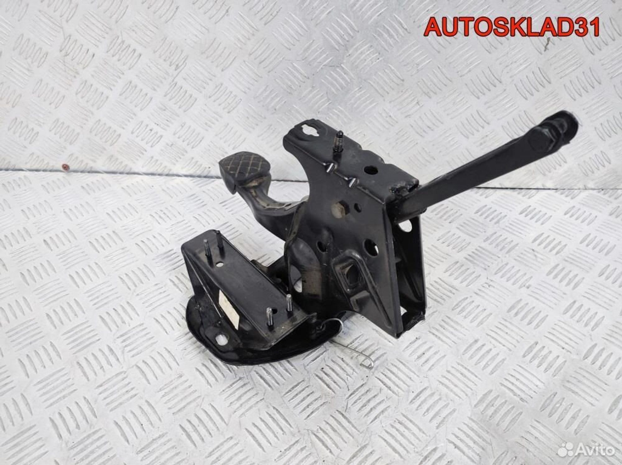 Педаль сцеплени с кронштейном VW Golf 4 1J1721101C, 1100 рублей, Дубовое