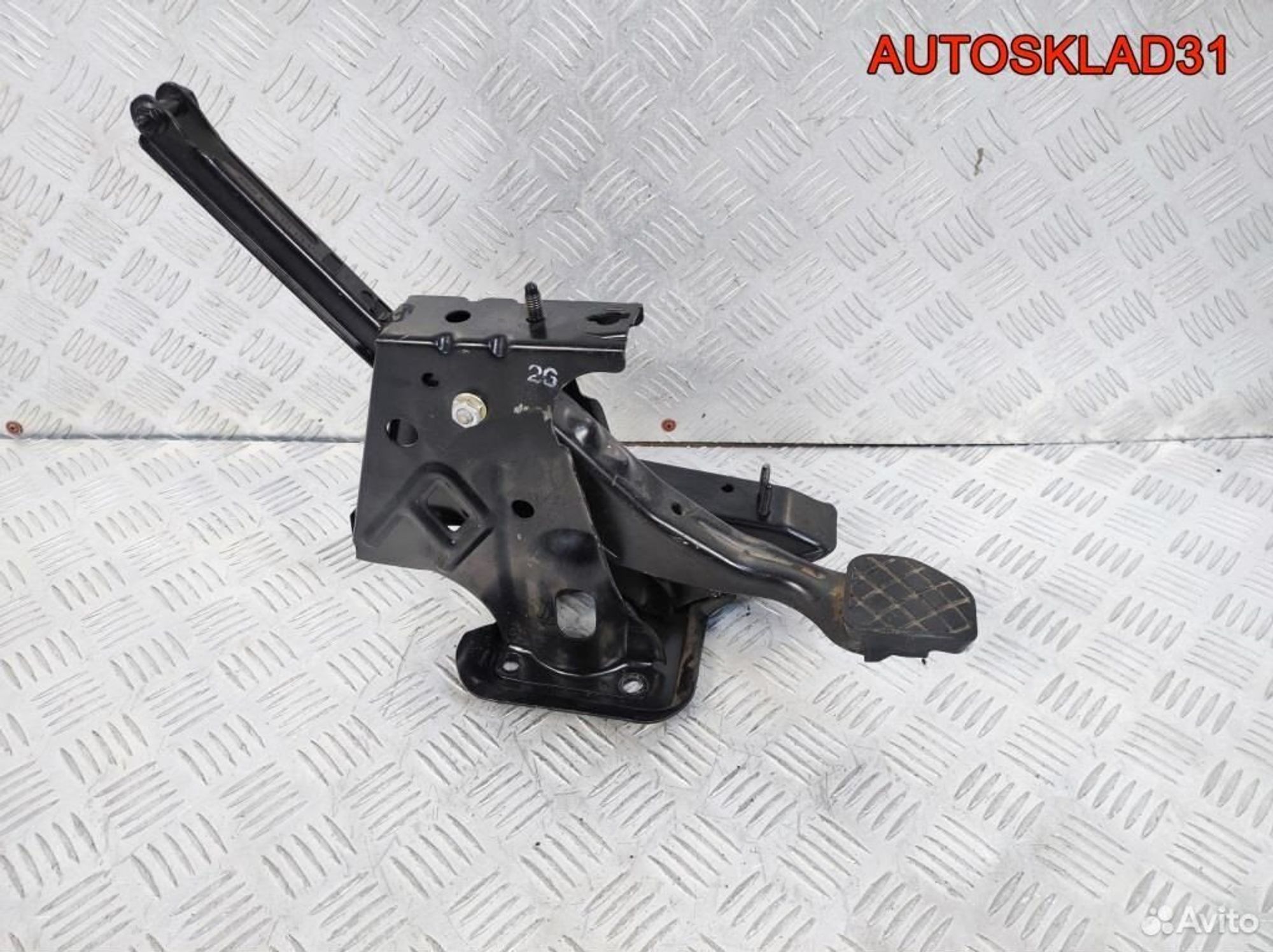 Педаль сцеплени с кронштейном VW Golf 4 1J1721101C, 1100 рублей, Дубовое