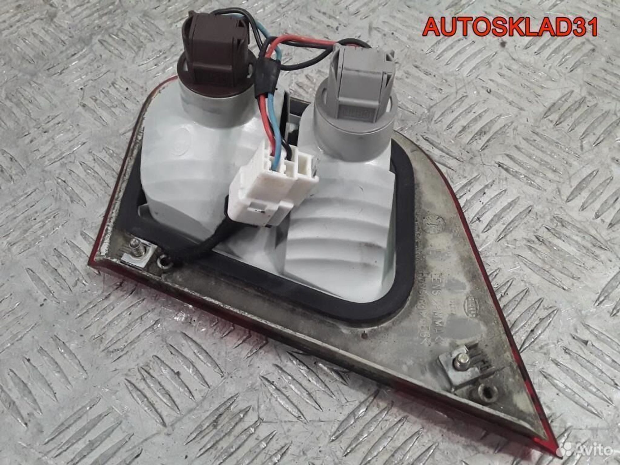 Фонарь задний внутренний левый Митсубиси Каризма, 1300 рублей, Дубовое