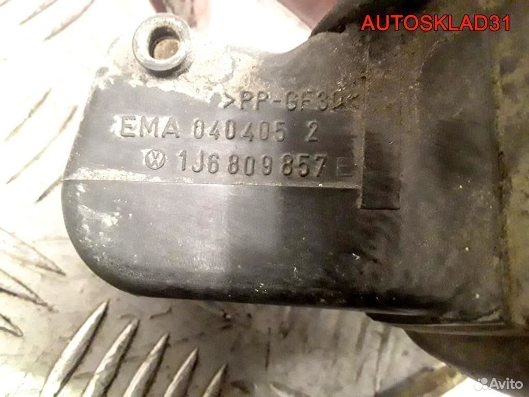 Лючок бензобака Volkswagen Golf 4 1J6809857E, 1100 рублей, Дубовое