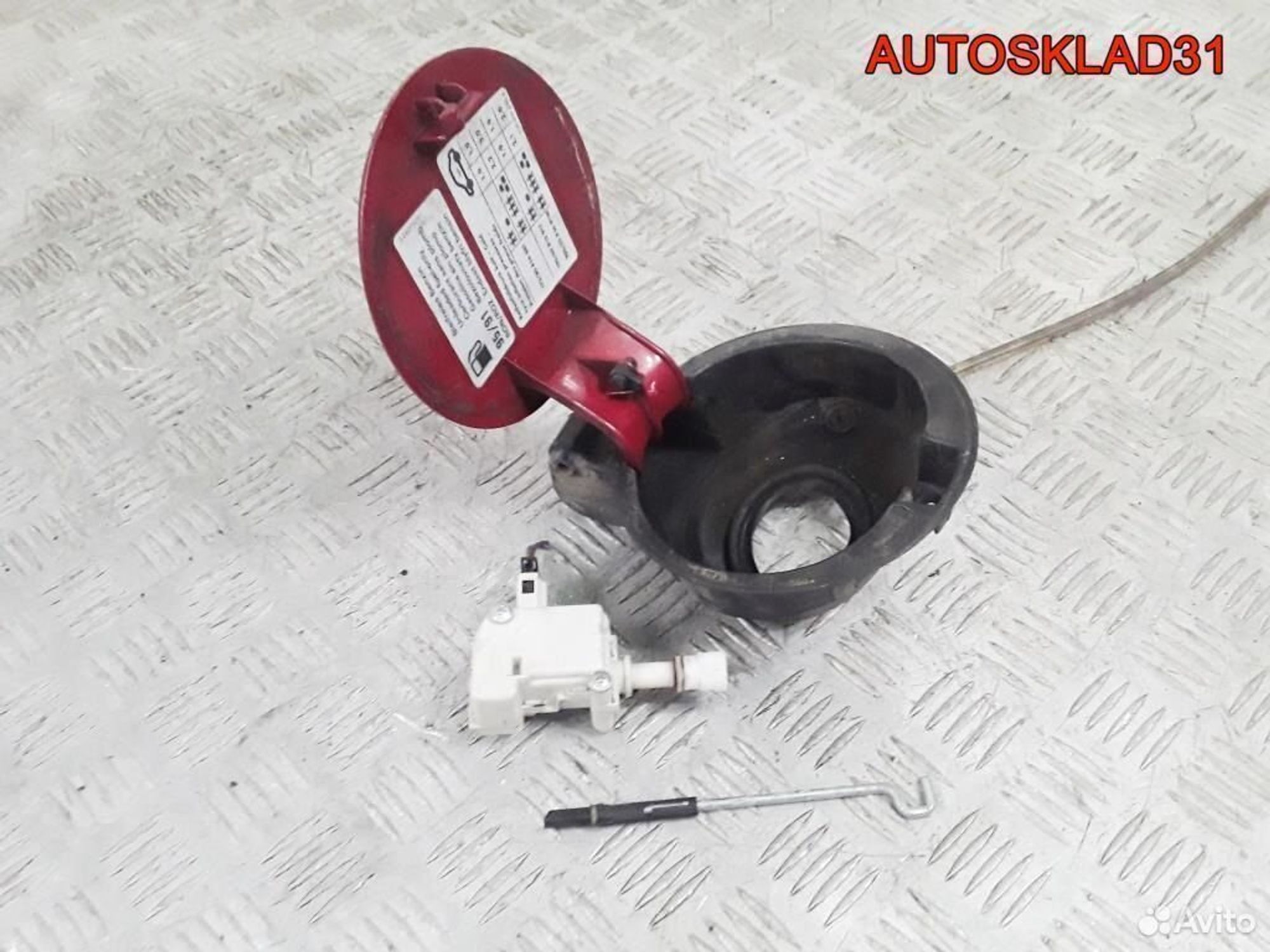 Лючок бензобака Volkswagen Golf 4 1J6809857E, 1100 рублей, Дубовое