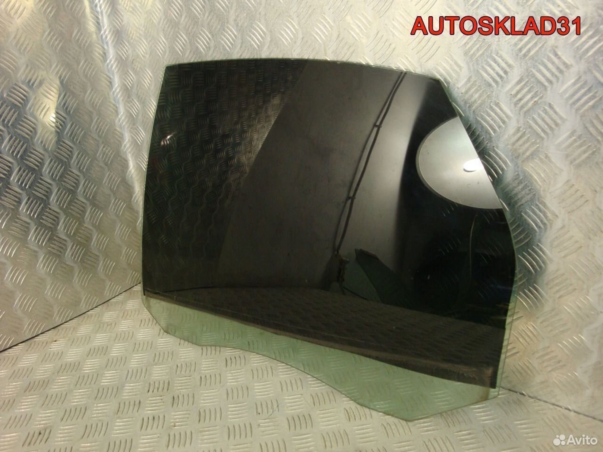 Стекло двери задней левой Ford Focus 1348859 Комби, 1000 рублей, Дубовое