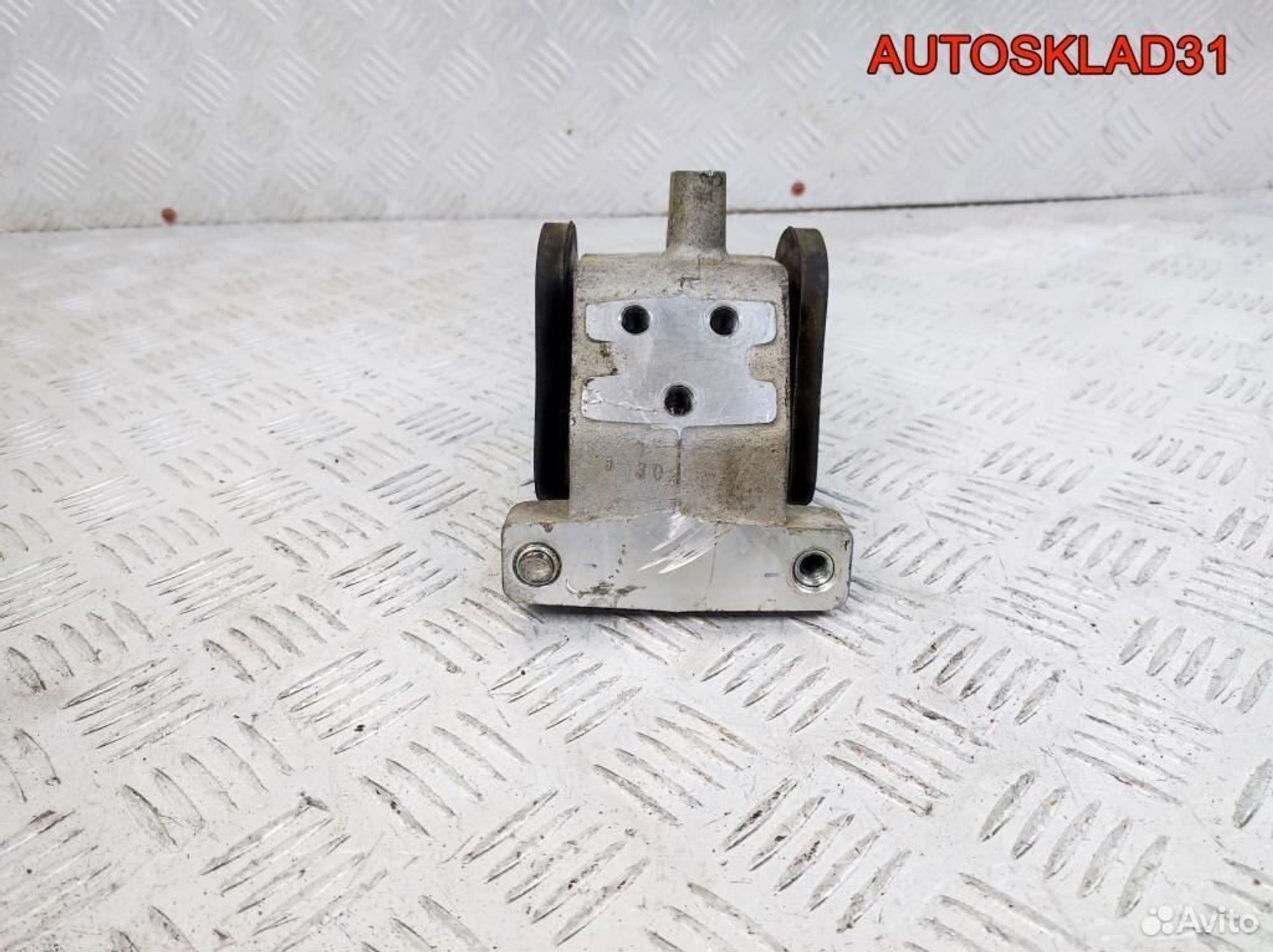 Подушка крепления МКПП Hyundai Getz 1.3 218361C010, 1700 рублей, Дубовое