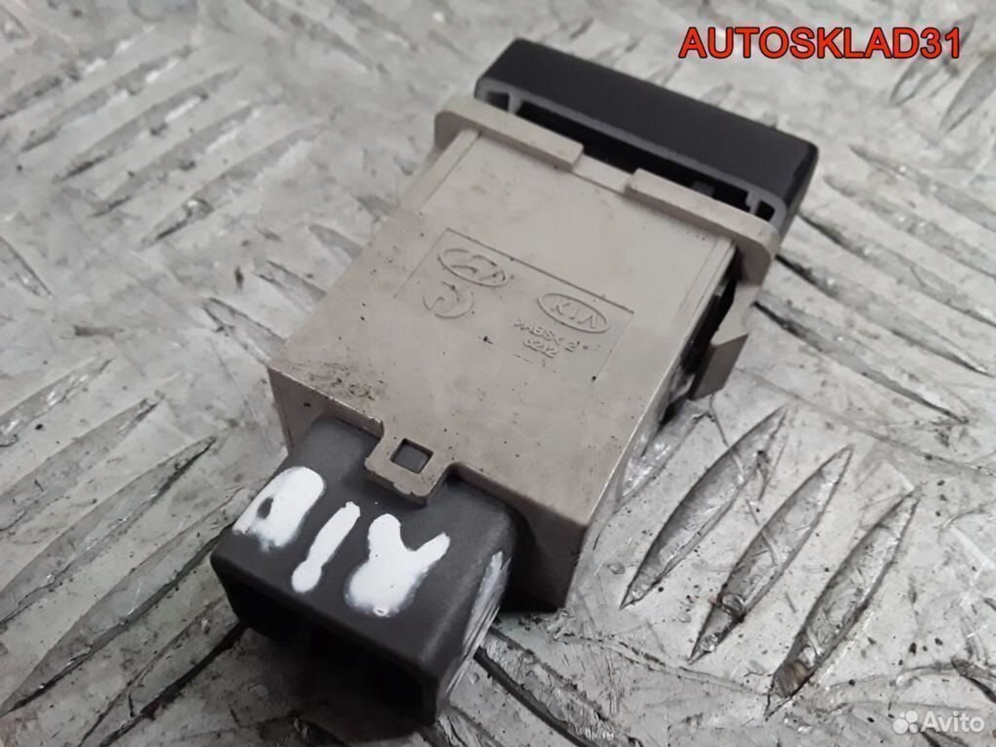 Кнопка обогрева заднего стекла Kia Rio 937101G000, 600 рублей, Дубовое