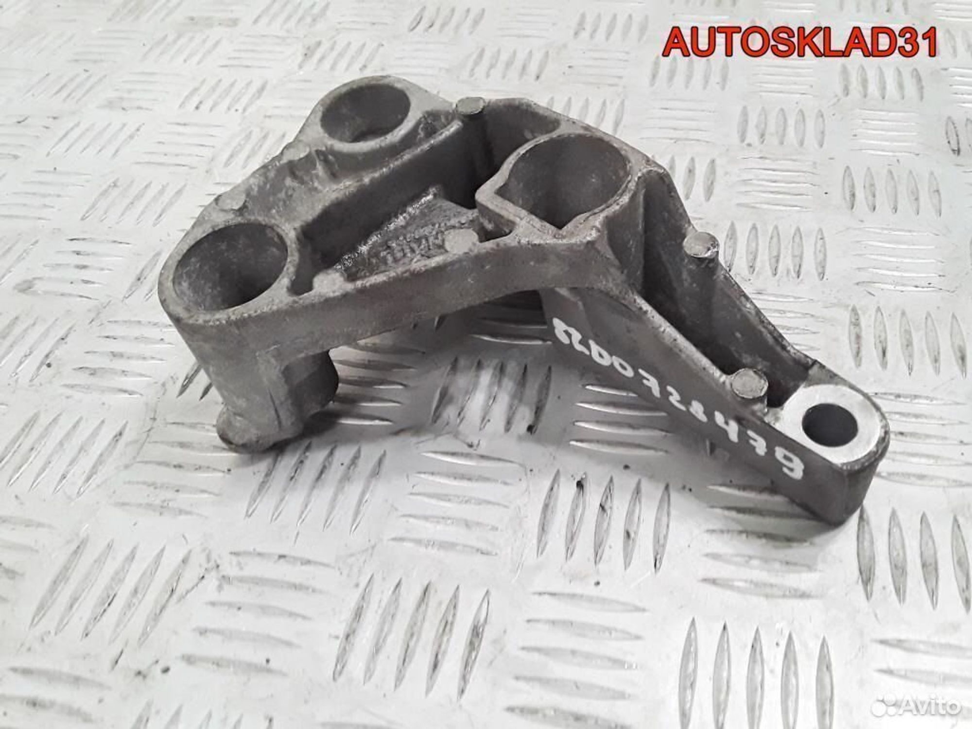 Кронштейн двигателя R Renault Logan 8200728479, 2100 рублей, Дубовое