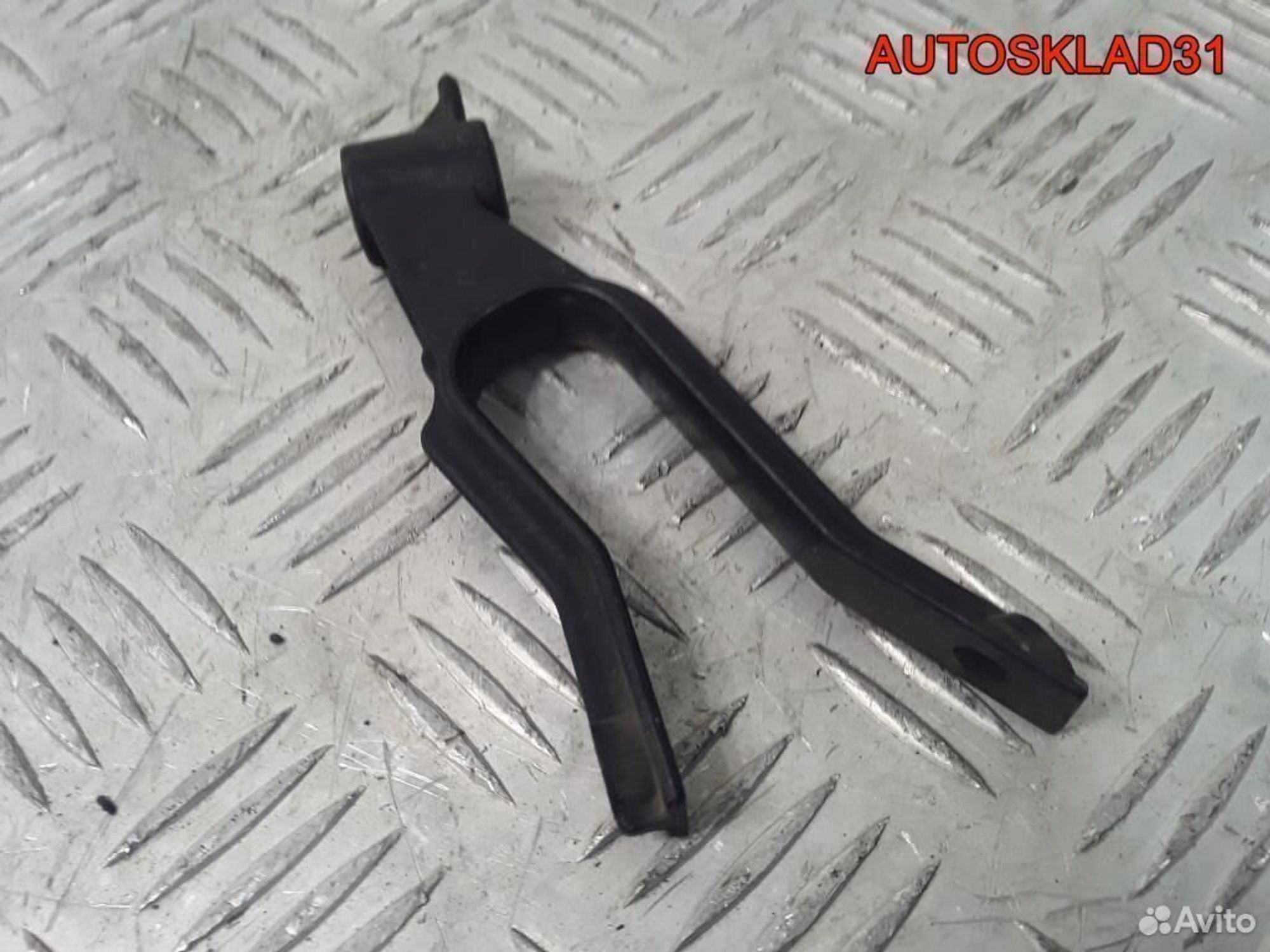 Кронштейн радиатора верхний Opel Astra H 13162131, 400 рублей, Дубовое