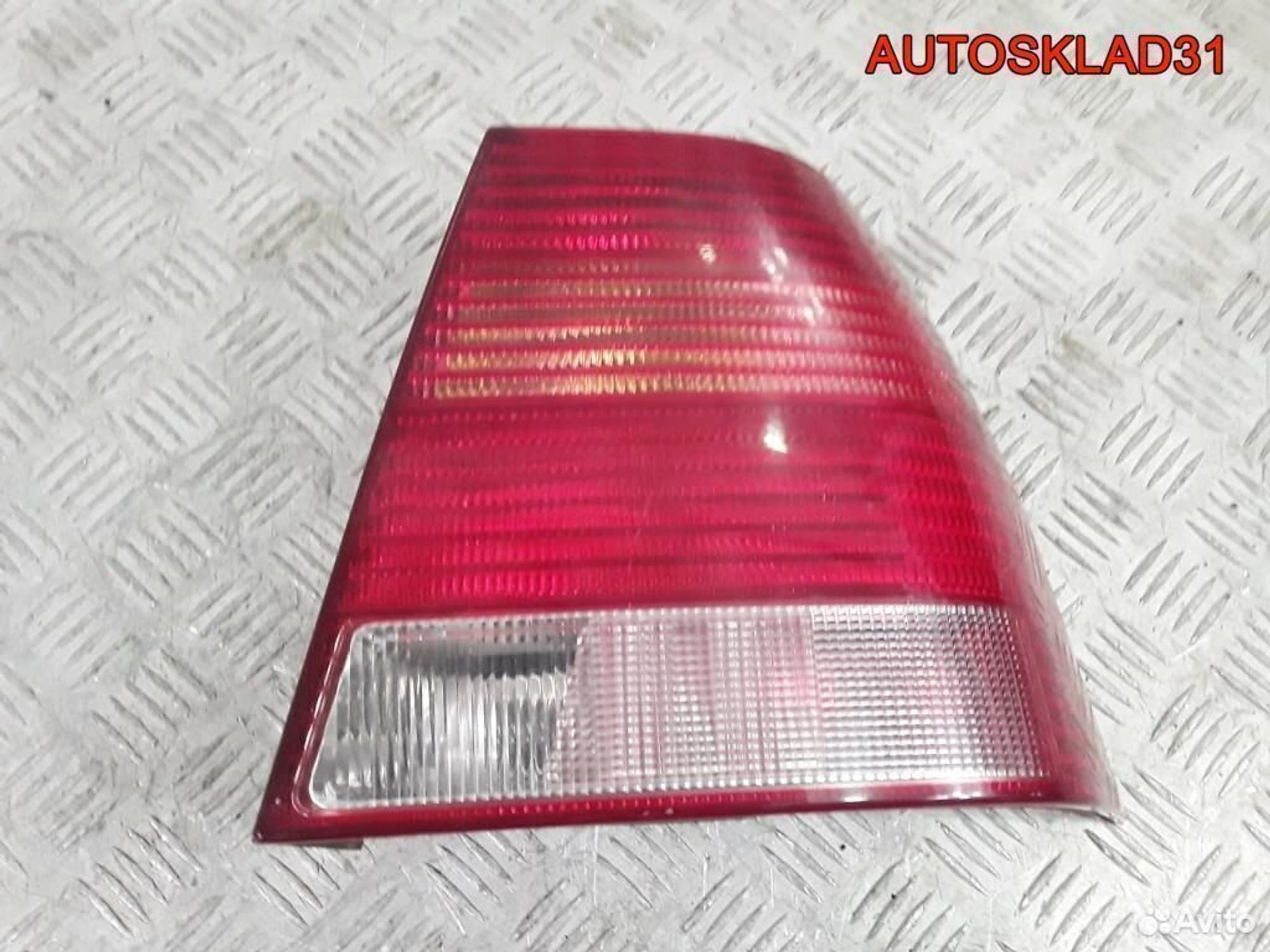 Фонарь задний правый Volkswagen Bora 1J5945096M, 1700 рублей, Дубовое