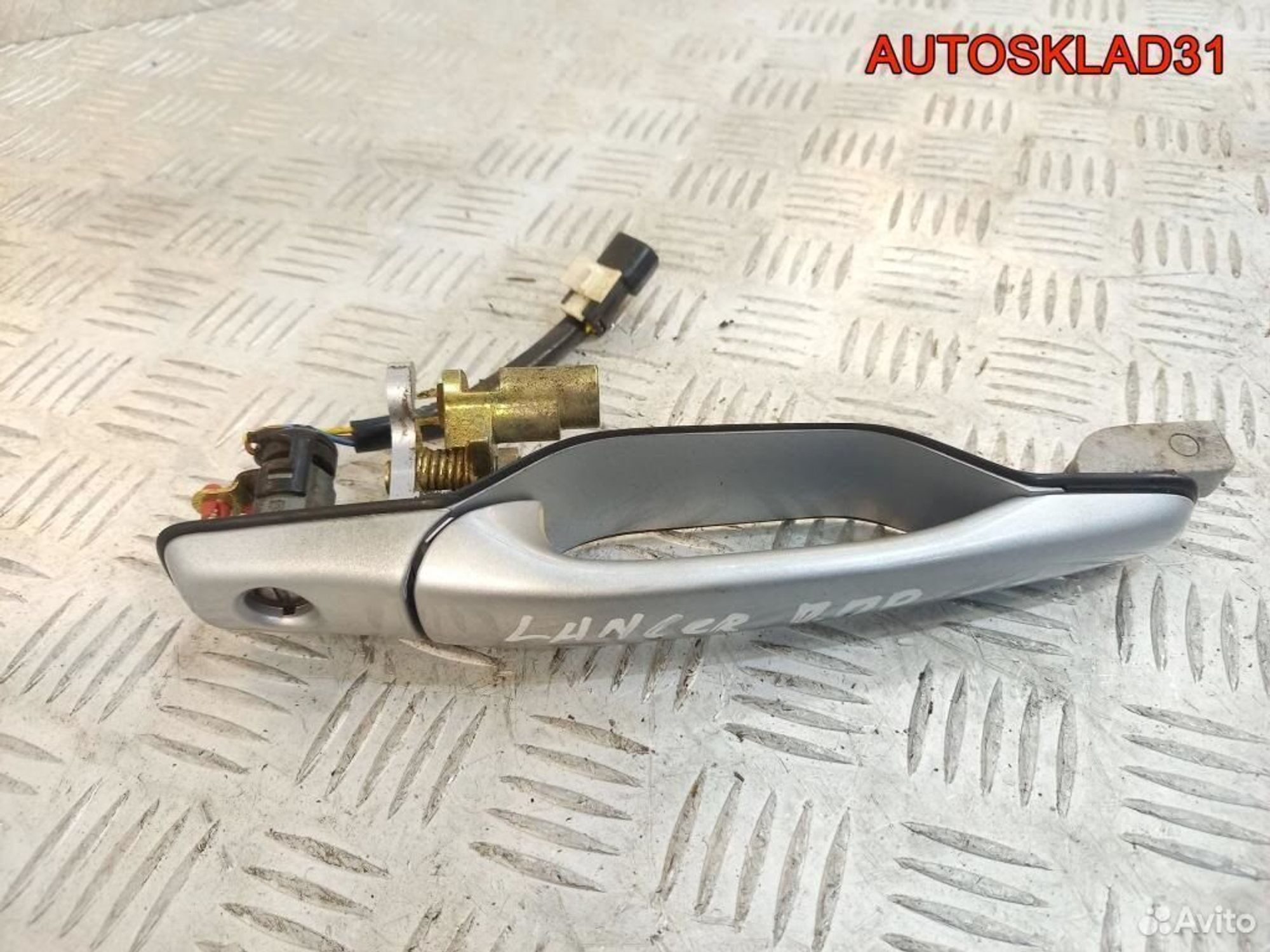 Ручка передняя правая Mitsubishi Lancer 9 MR646803, 2100 рублей, Дубовое