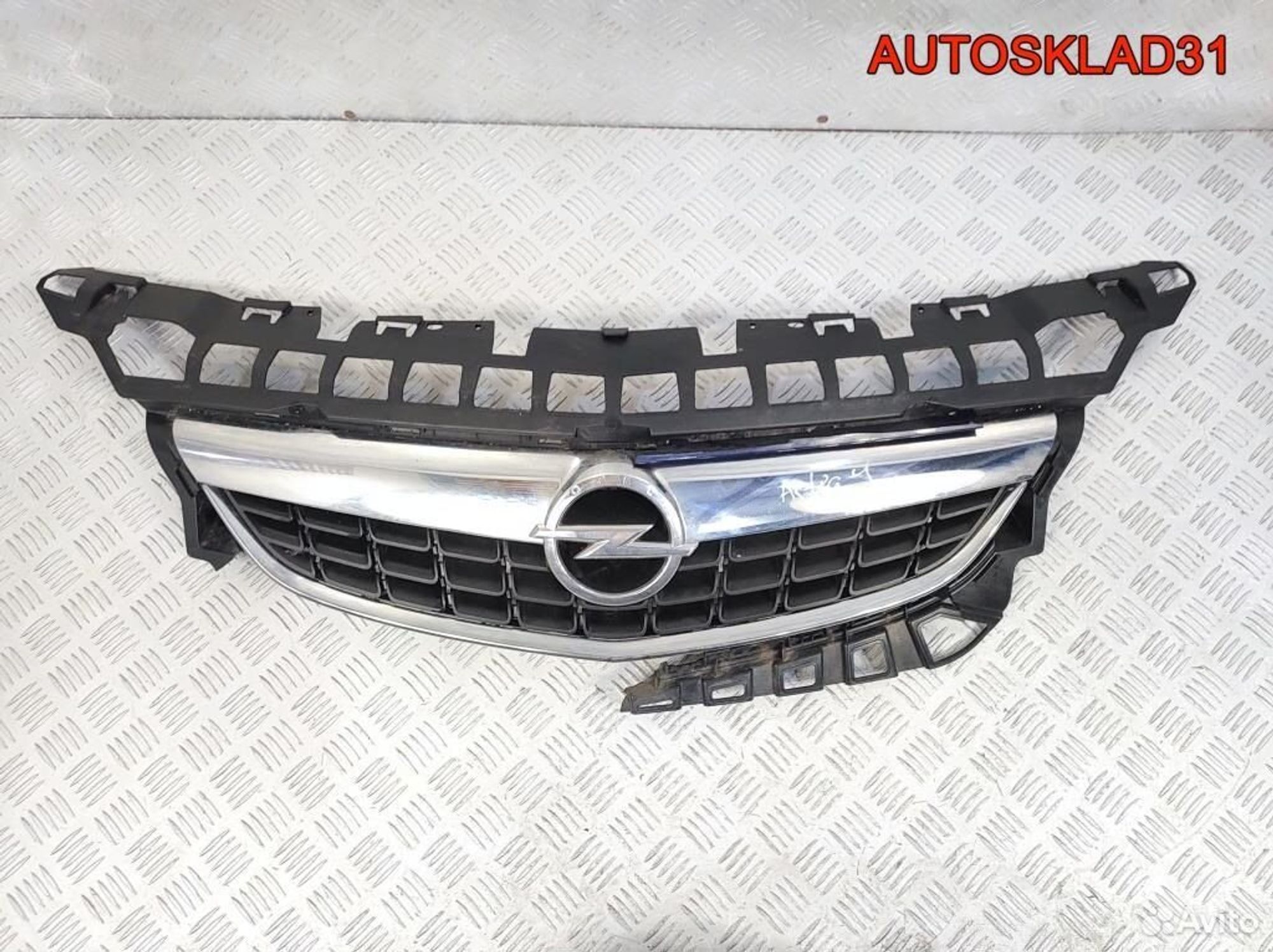 Решетка радиатора Opel Astra J 13300945, 12200 рублей, Дубовое