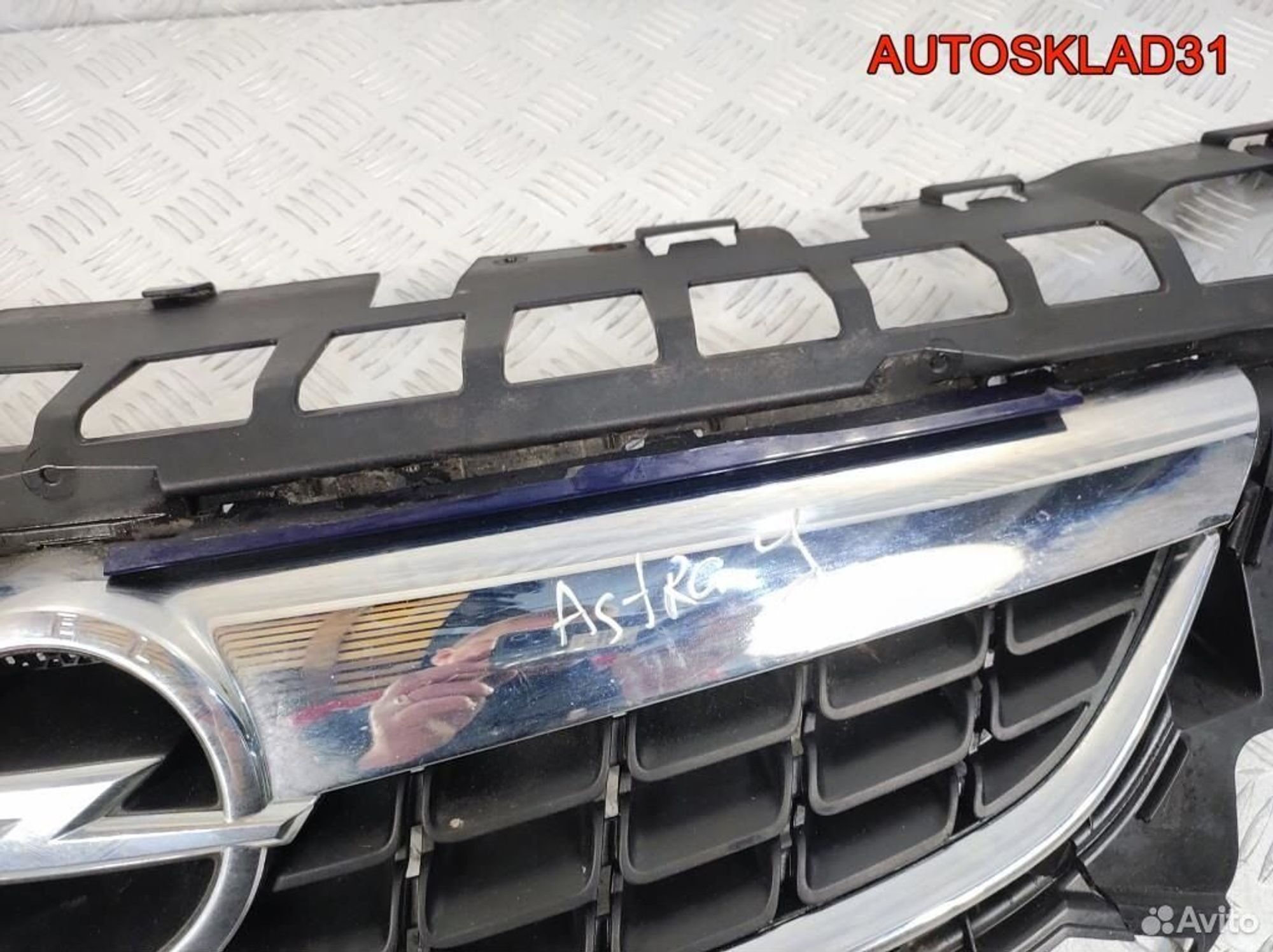 Решетка радиатора Opel Astra J 13300945, 12200 рублей, Дубовое