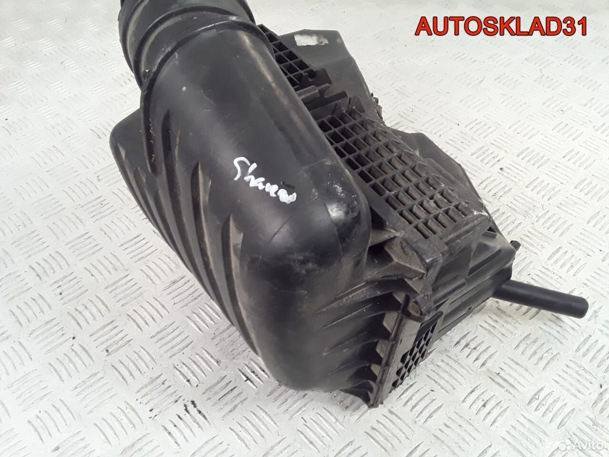 Корпус воздушного фильтра VW Sharan 7M3129607BC, 3600 рублей, Дубовое