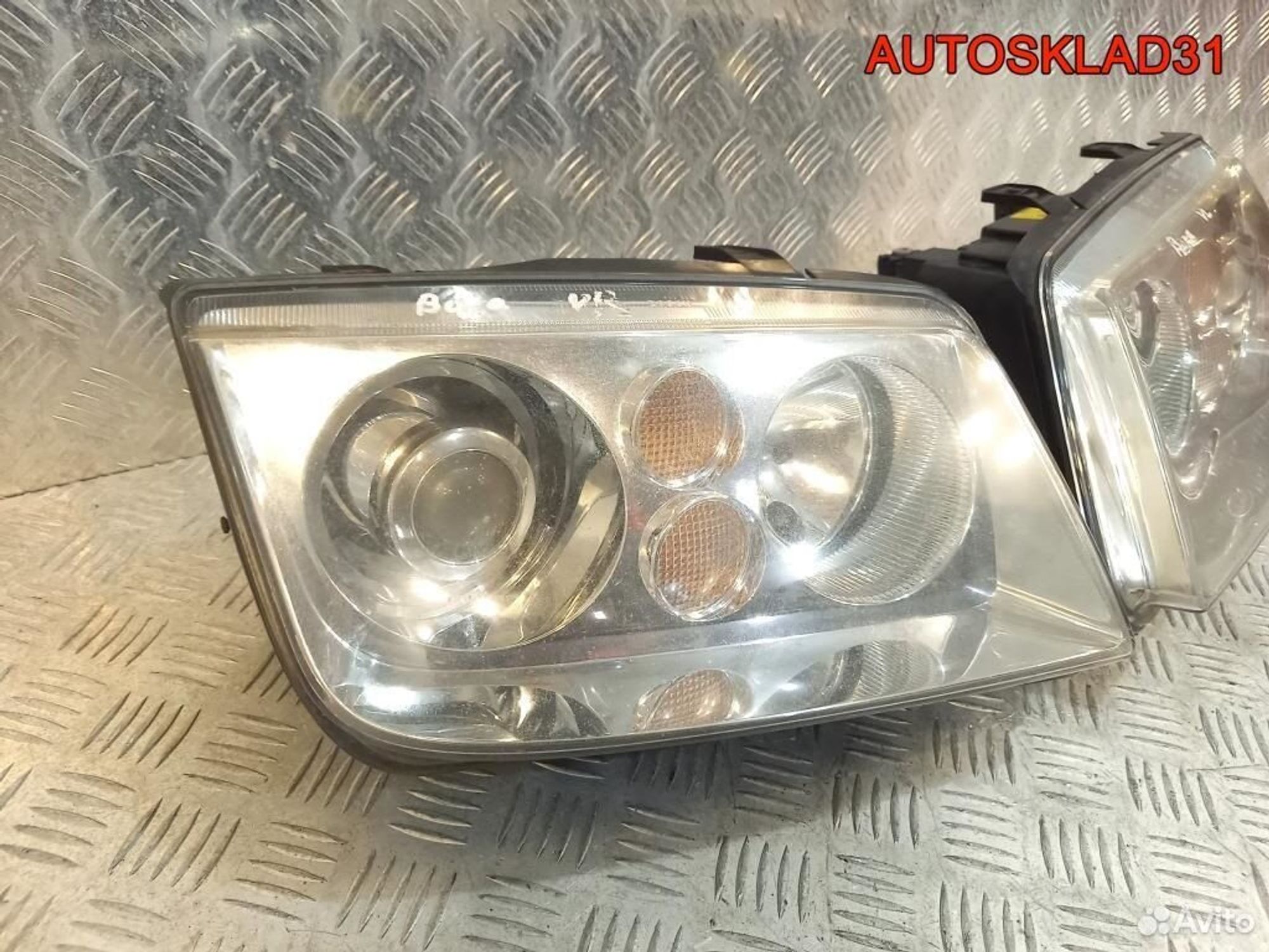 Фары ксеноновые комплект VW Bora 1J5941015AM, 80000 рублей, Дубовое