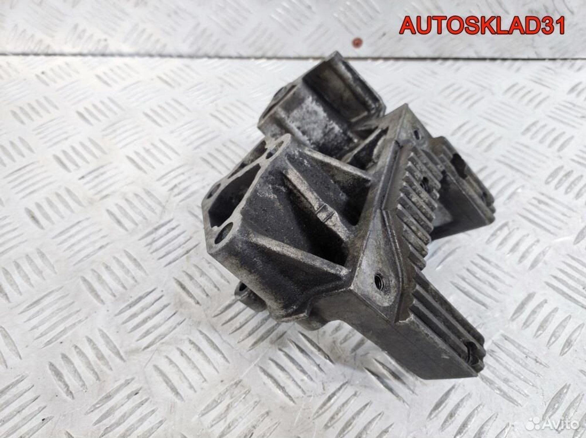 Кронштейн двигателя Renault Master 2 7700312867, 900 рублей, Дубовое