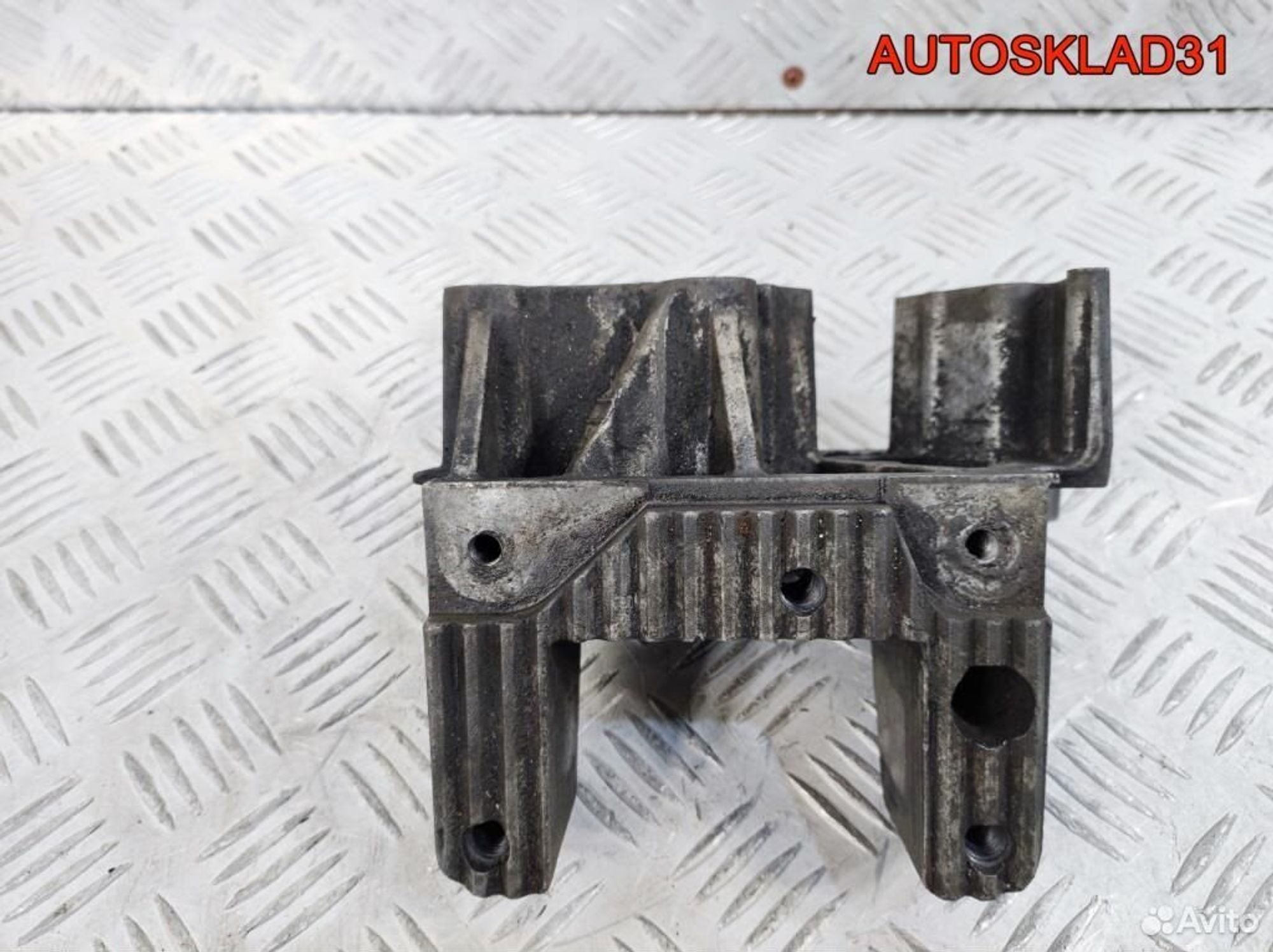 Кронштейн двигателя Renault Master 2 7700312867, 900 рублей, Дубовое