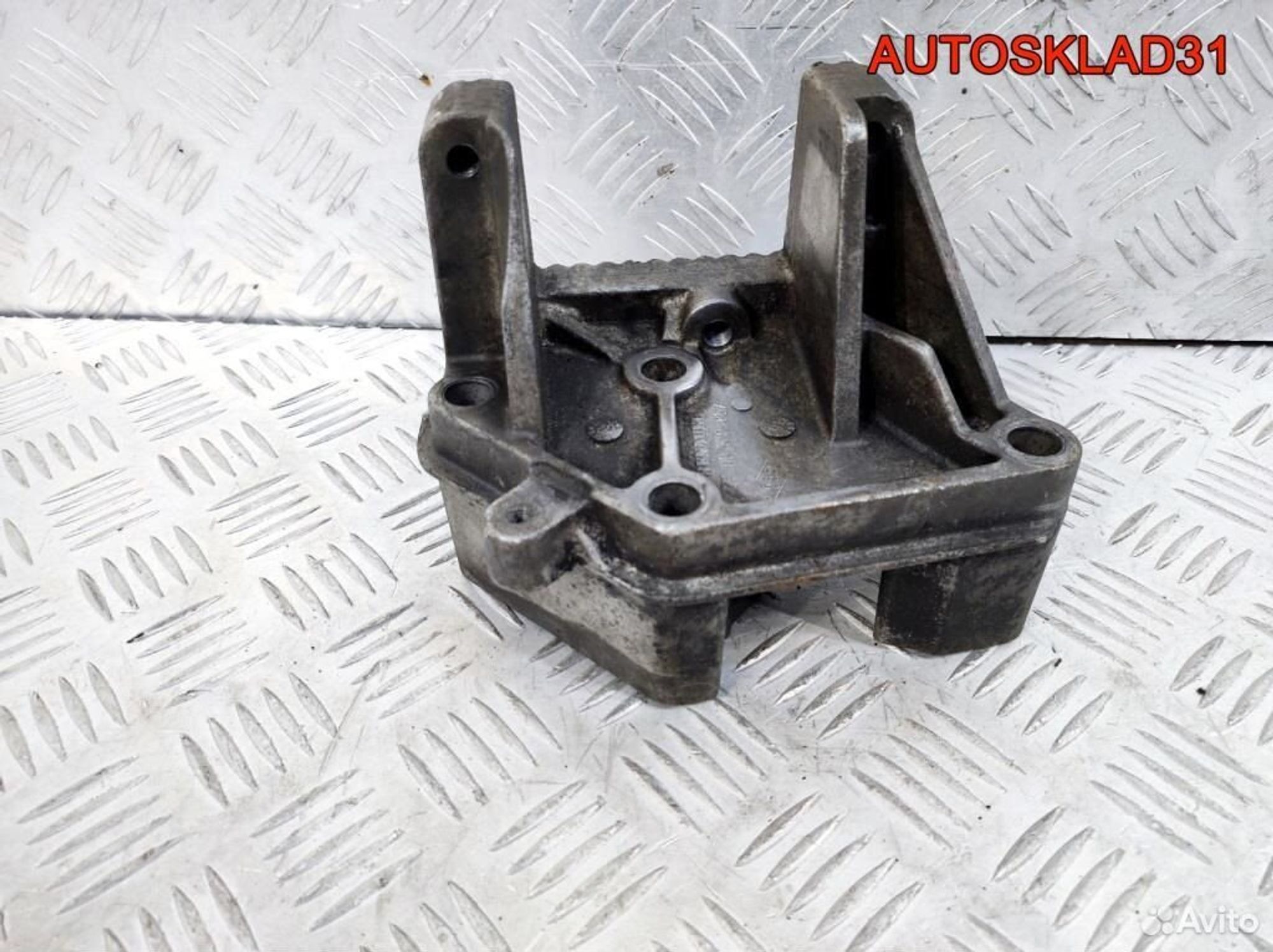 Кронштейн двигателя Renault Master 2 7700312867, 900 рублей, Дубовое