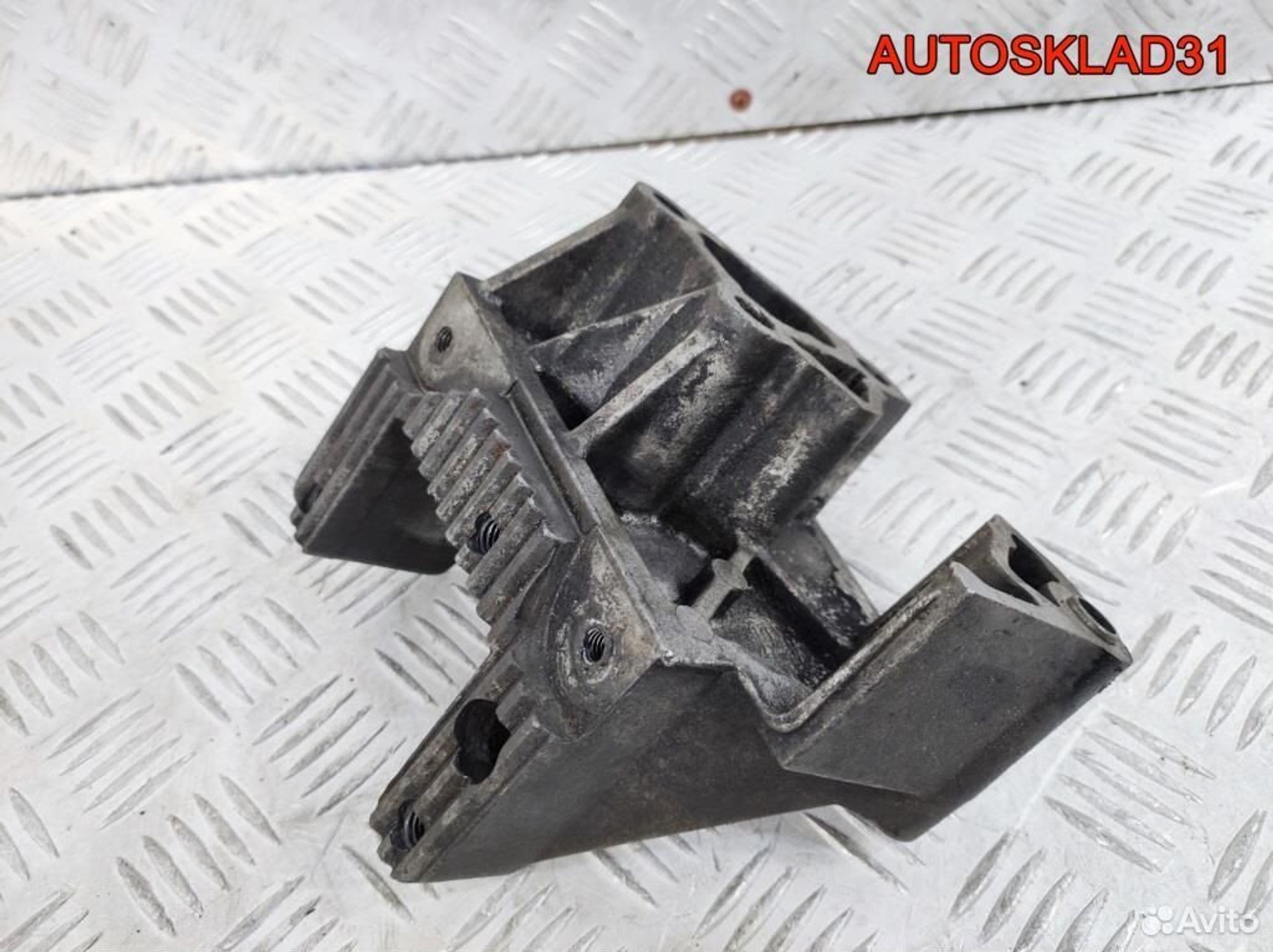 Кронштейн двигателя Renault Master 2 7700312867, 900 рублей, Дубовое