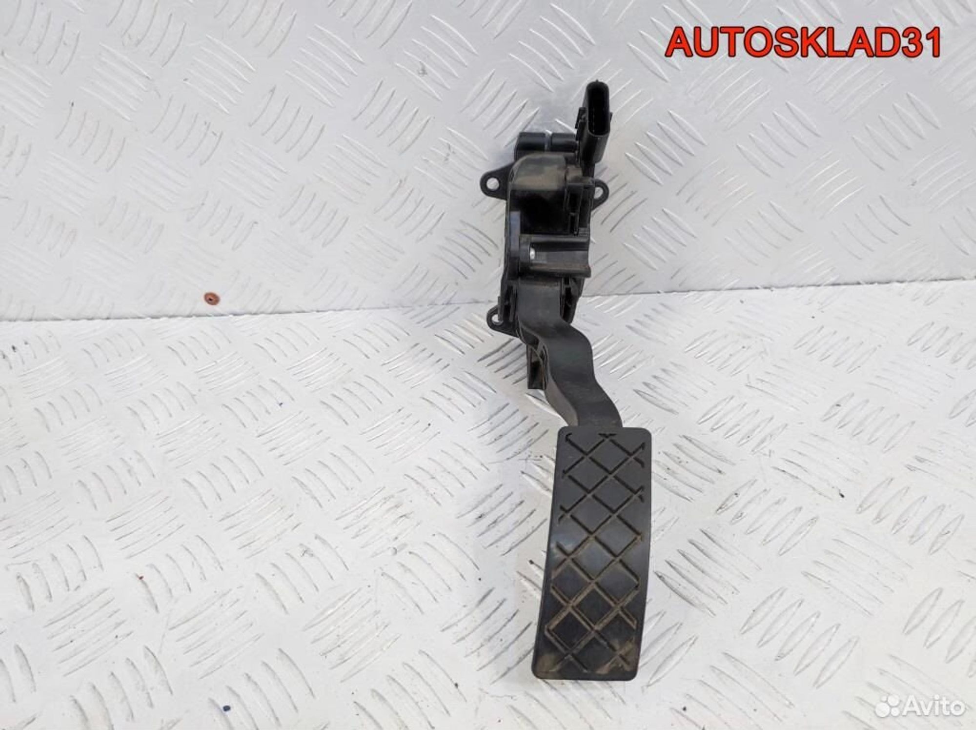 Педаль газ Skoda Rapid 1,6 CXM 6C1723503D Дизель, 1700 рублей, Дубовое