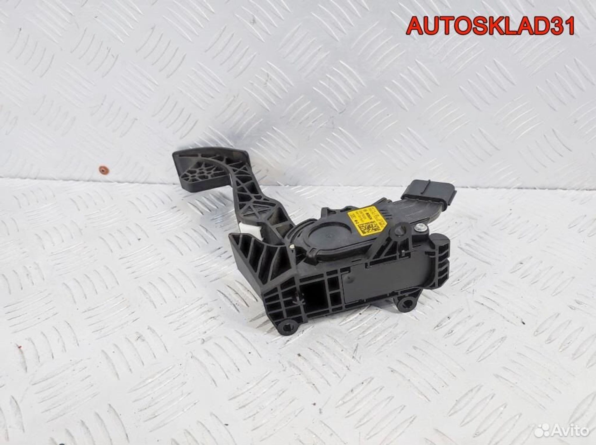 Педаль газ Skoda Rapid 1,6 CXM 6C1723503D Дизель, 1700 рублей, Дубовое