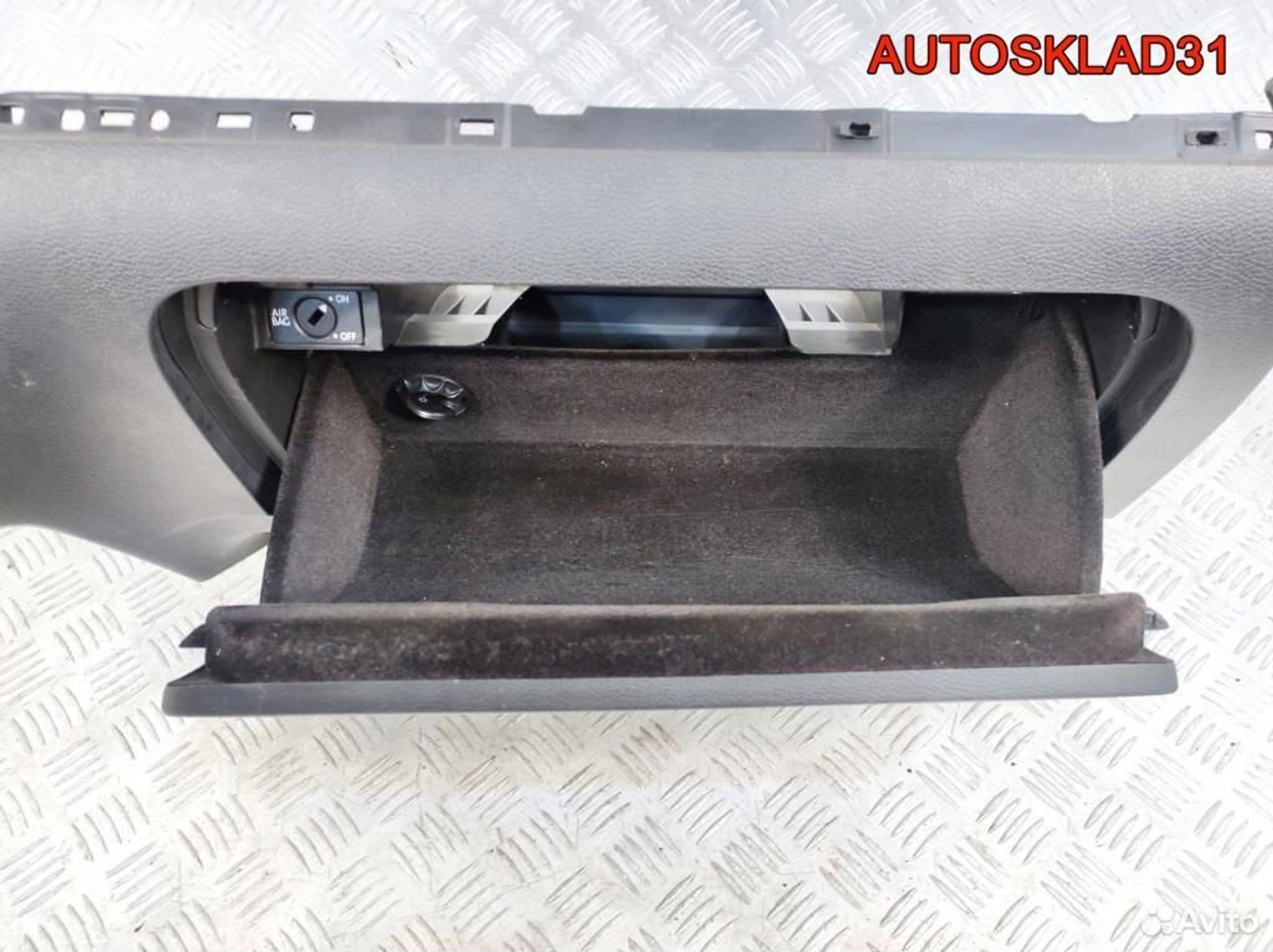 Бардачок Volkswagen Golf 6 1K1857290E, 2100 рублей, Дубовое