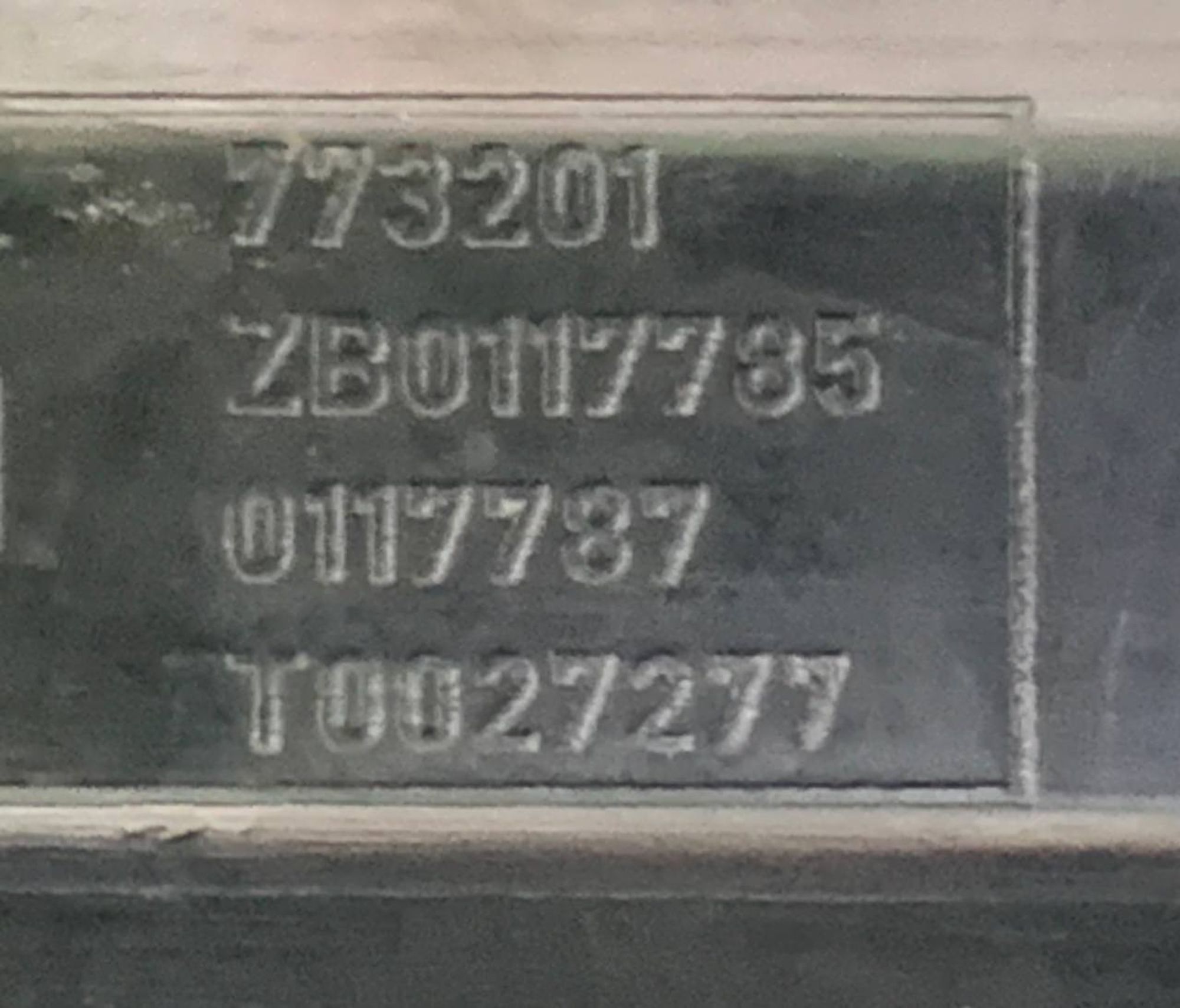 https://ycs.partsauto.market/partsauto-images/thmbs/fe3598d81d96ccd0d48866cd4b8a0dea/02636de6dd18b31e4c692919bfa5f627/00c5b930e0a27709f168546063605f2d.jpg