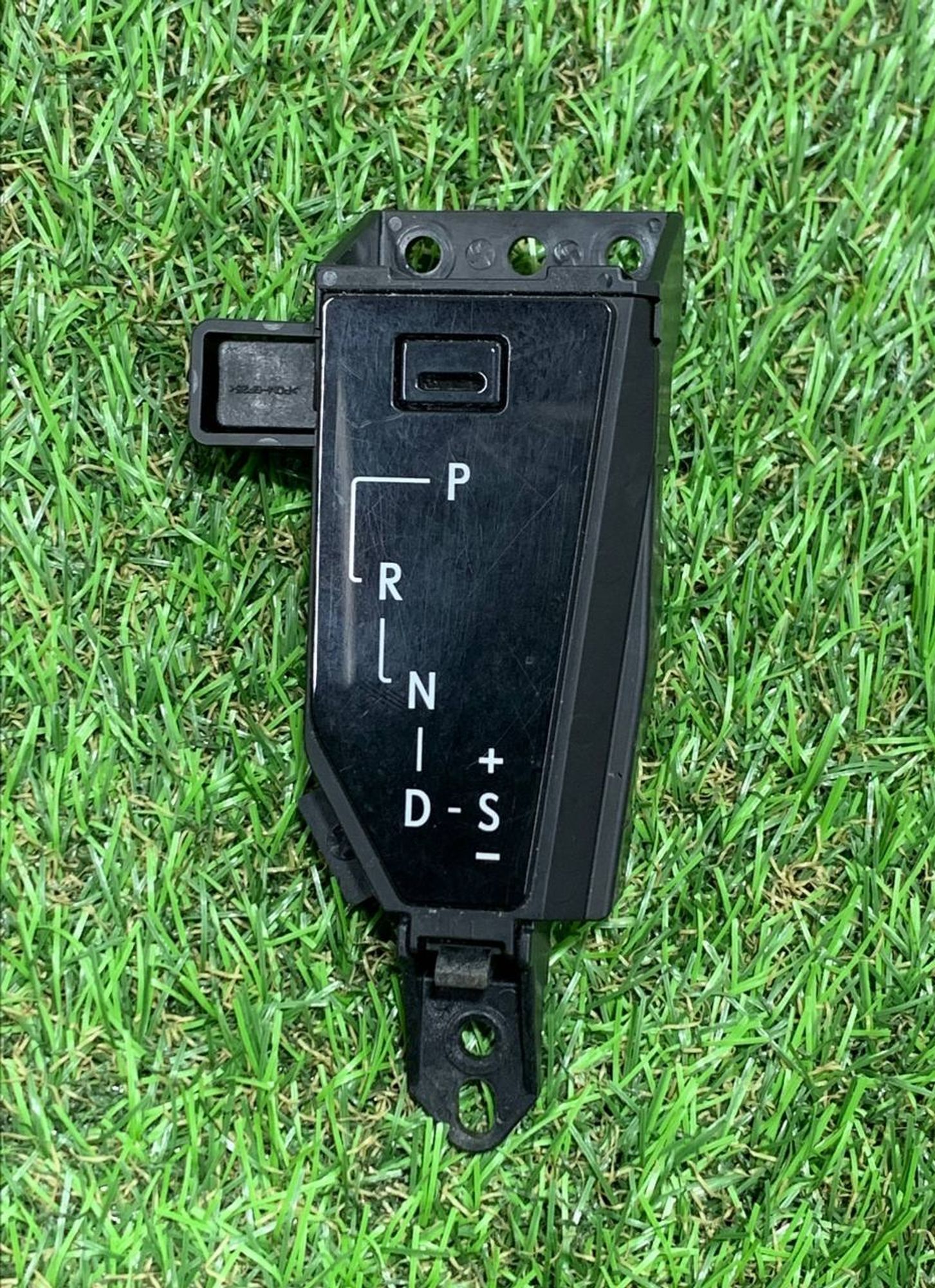 https://ycs.partsauto.market/partsauto-images/thmbs/fe3598d81d96ccd0d48866cd4b8a0dea/3be9f3456bf750d682fb77ccaa91a066/0f8fc100220175a1cbb820a5b48569f6.jpg