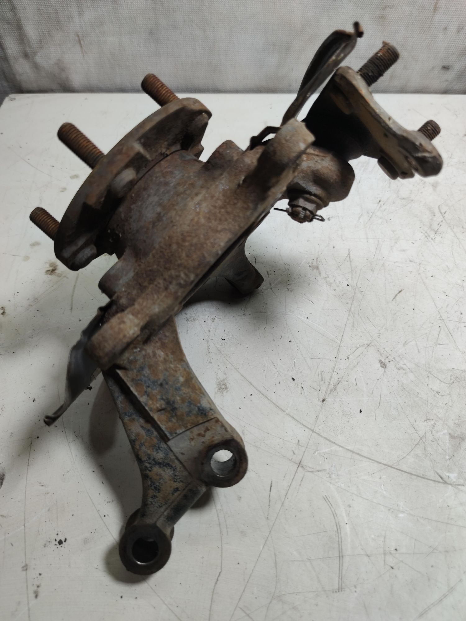 https://ycs.partsauto.market/partsauto-images/thmbs/fe3598d81d96ccd0d48866cd4b8a0dea/41fab2d20f9576e36892f75c5bb97552/80ed1b7423dadd6fae78991e6c1df9ef.jpg