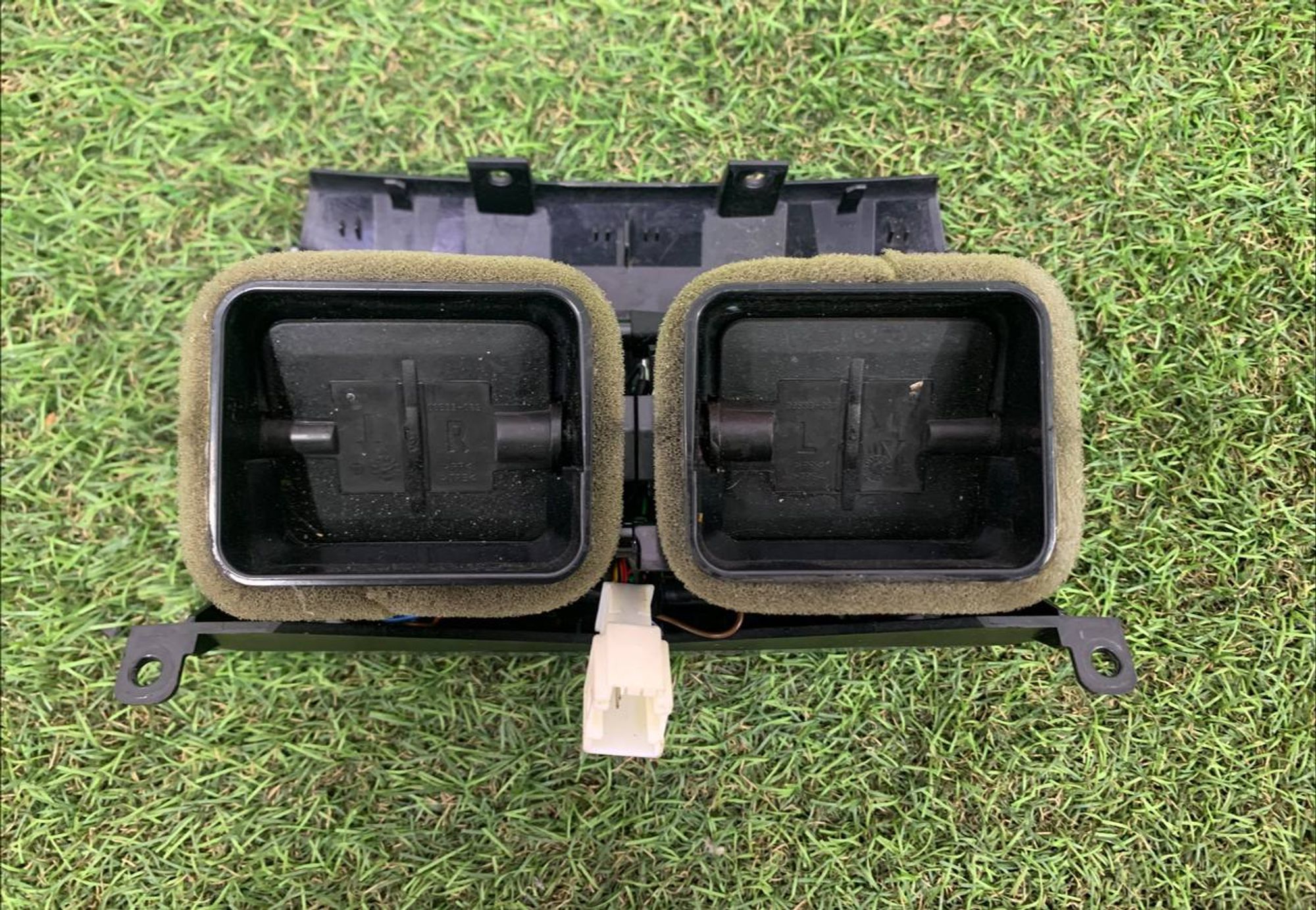 https://ycs.partsauto.market/partsauto-images/thmbs/fe3598d81d96ccd0d48866cd4b8a0dea/7f5b7a47e4b2dc0ac1c8b8bf259bbd3a/27487b8a1dad81c501a52d054eafb3c0.jpg