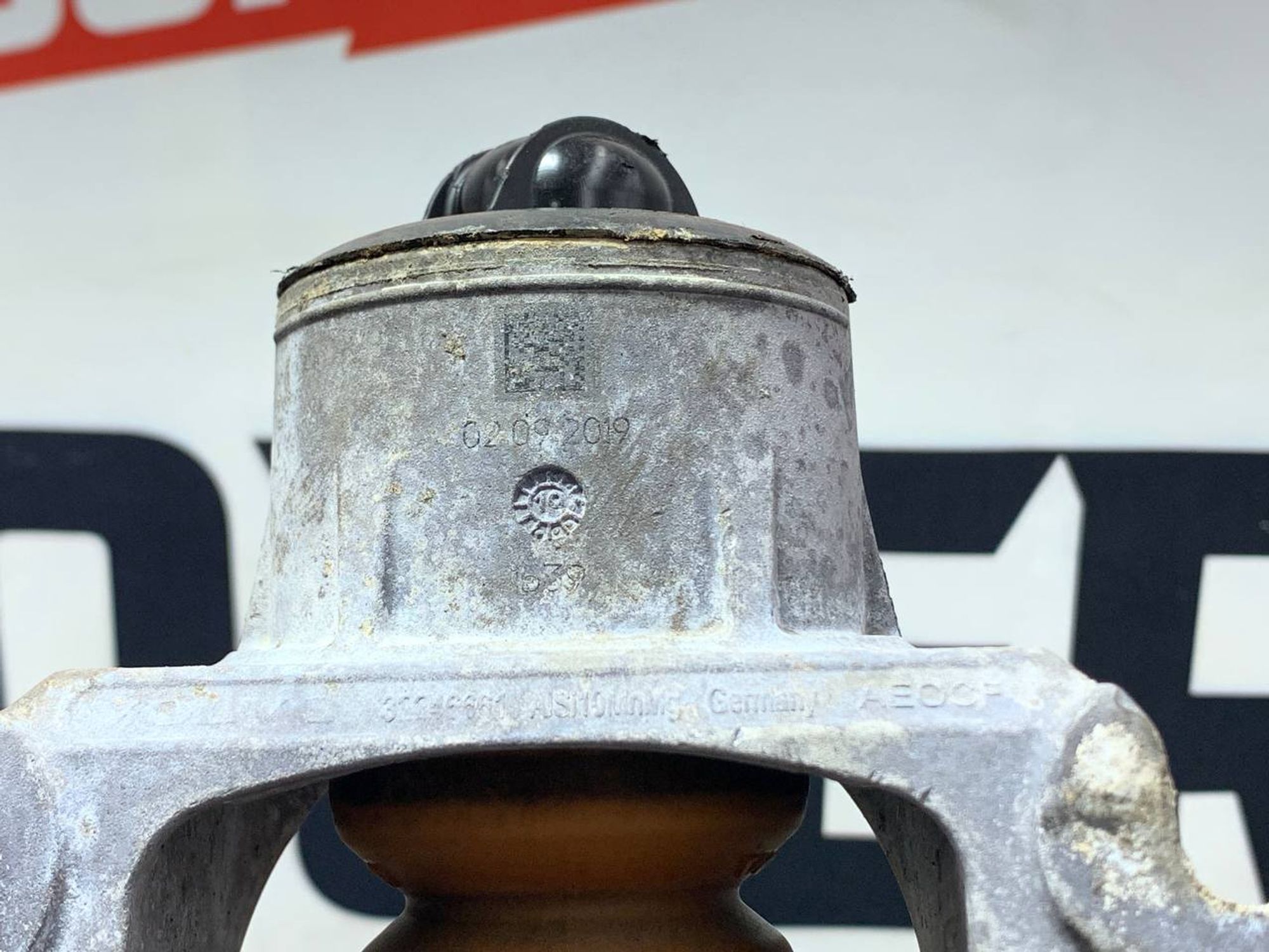 https://ycs.partsauto.market/partsauto-images/thmbs/fe3598d81d96ccd0d48866cd4b8a0dea/8afc6ccb9ed0382319bddd59c536cc58/40b6b67e494e4cc79ccc70b1b6ee7913.jpg