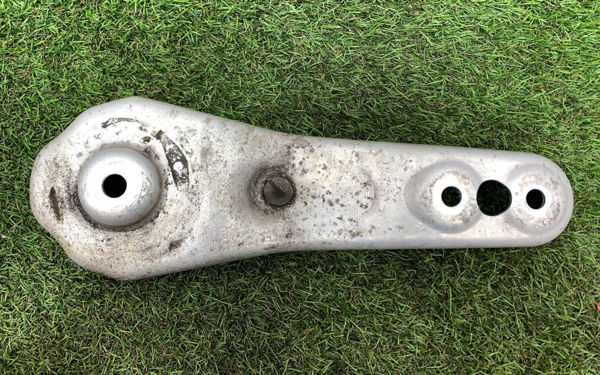 https://ycs.partsauto.market/partsauto-images/thmbs/fe3598d81d96ccd0d48866cd4b8a0dea/8e631d9d0db0e1fd011edd366cff74db/f283e643c0ec6dae0f93359a2f58b7ec.jpg